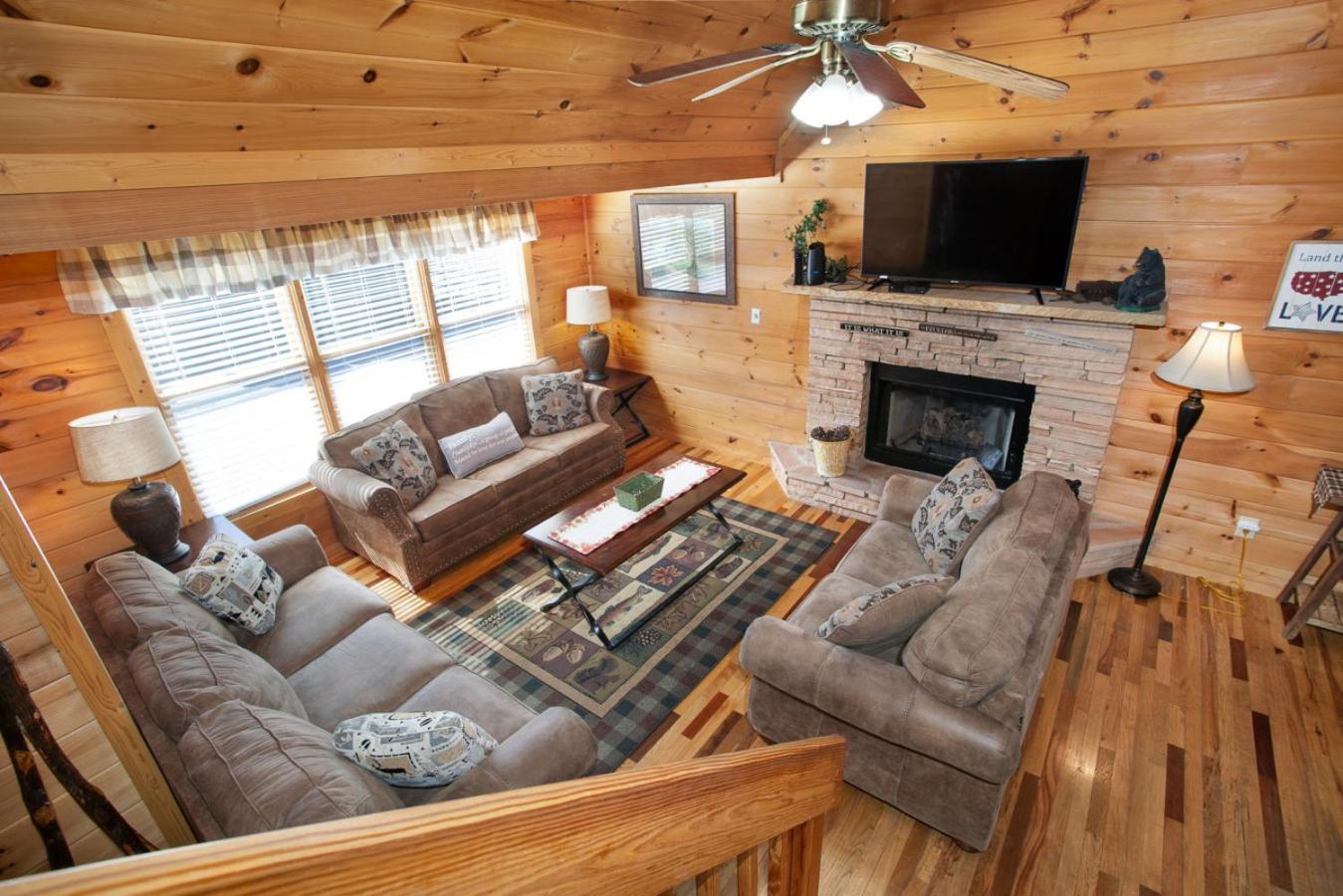 Smoky Mountain Gem Mtn View Hot Tub Grill * Gatlinburg