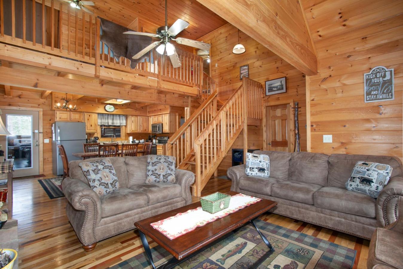 Smoky Mountain Gem Mtn View Hot Tub Grill