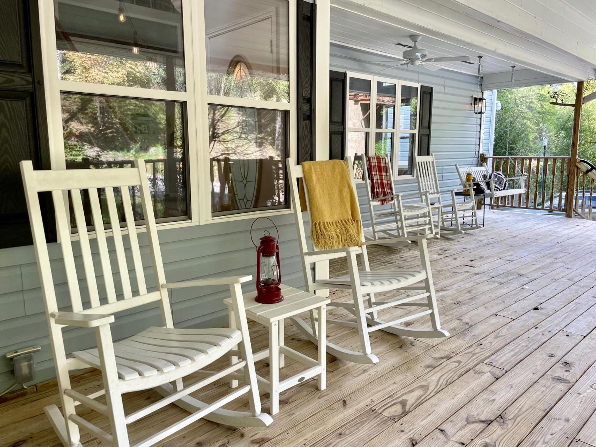 Awesome Outdoor Area, 2 Living Rooms, Arcade Game, Smart Tvs, King Beds, Hot Tub *