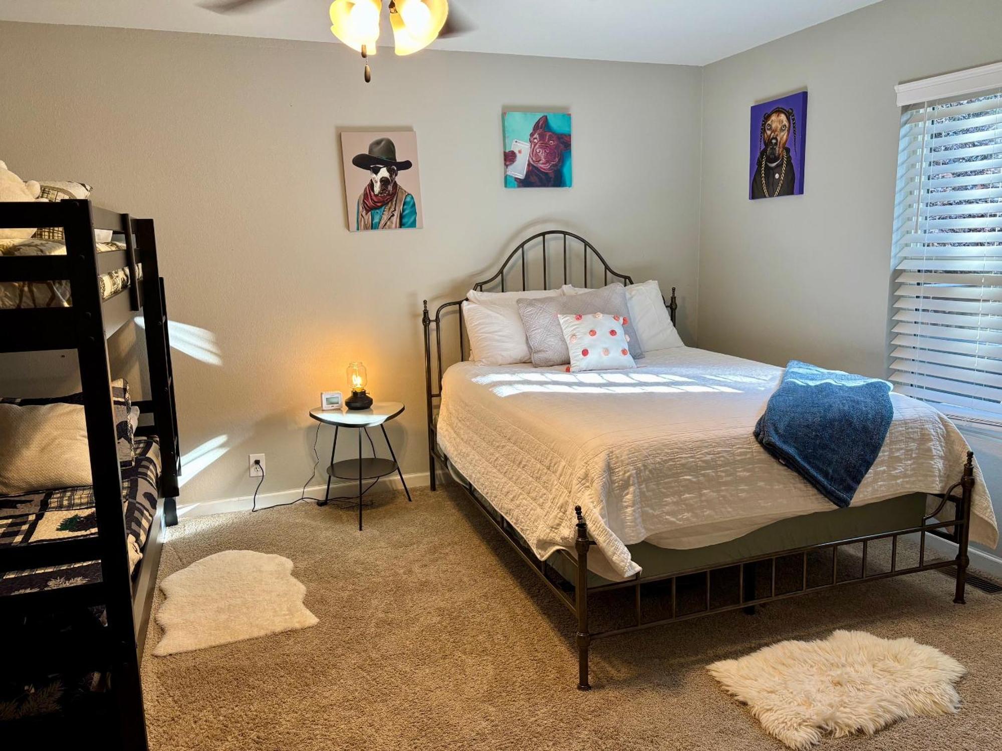 Awesome Outdoor Area, 2 Living Rooms, Arcade Game, Smart Tvs, King Beds, Hot Tub