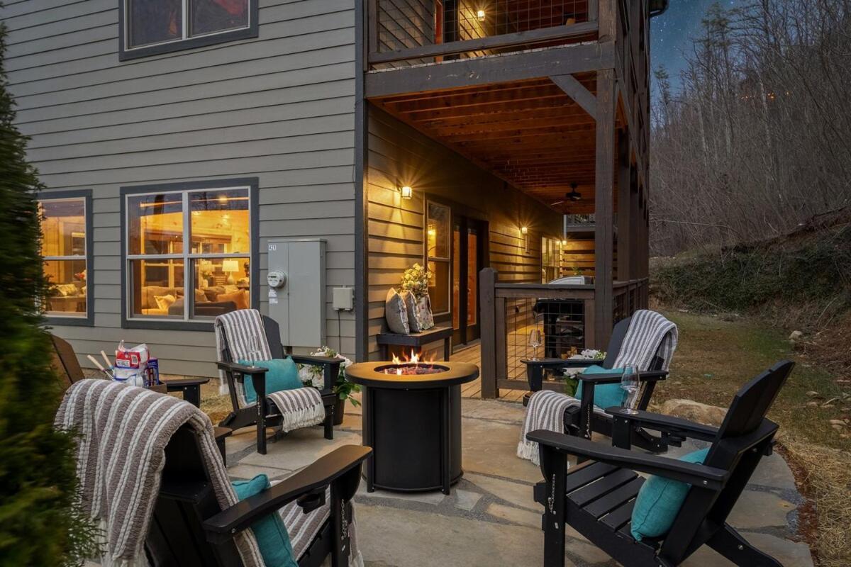 Honeybear Hideaways - New Bear-themed Cozy And Family Friendly Retreat With Indoor Pool, Game Room, Bear And Hot Tub * Gatlinburg