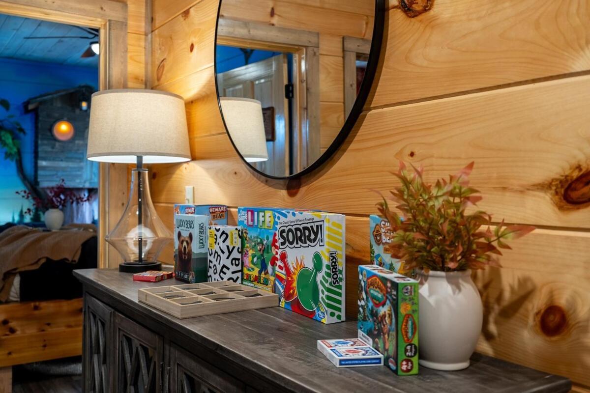 Honeybear Hideaways - New Bear-themed Cozy And Family Friendly Retreat With Indoor Pool, Game Room, Bear And Hot Tub