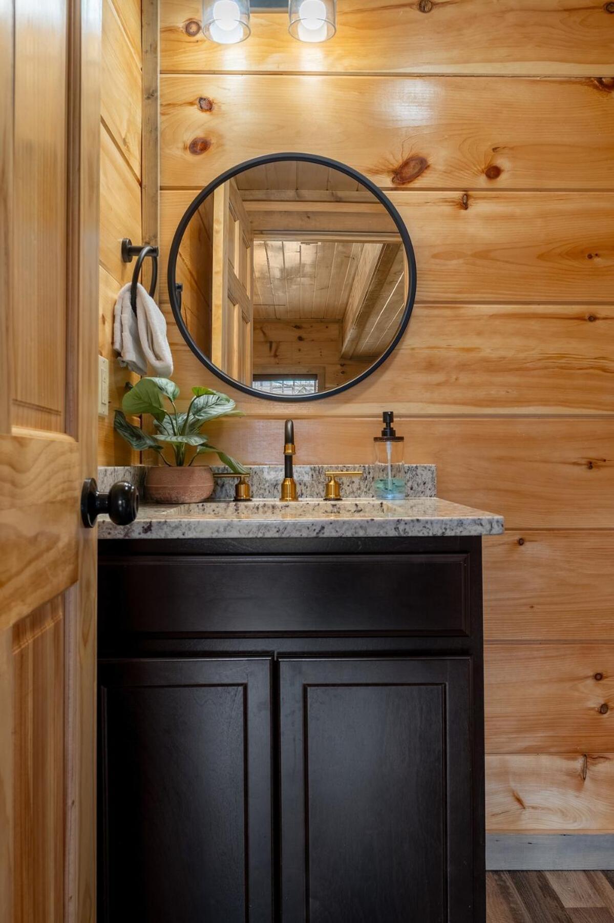 Holiday home Honeybear Hideaways - New Bear-themed Cozy And Family Friendly Retreat With Indoor Pool, Game Room, Bear And Hot Tub