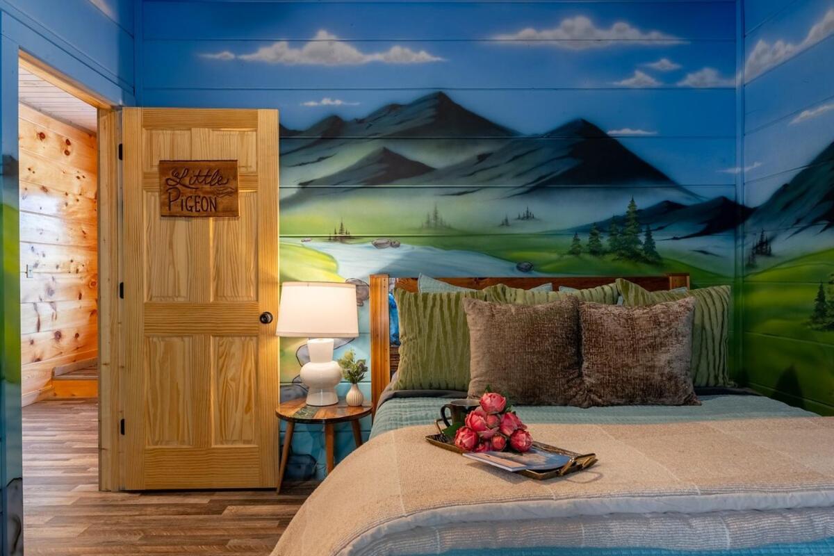 Honeybear Hideaways - New Bear-themed Cozy And Family Friendly Retreat With Indoor Pool, Game Room, Bear And Hot Tub Gatlinburg