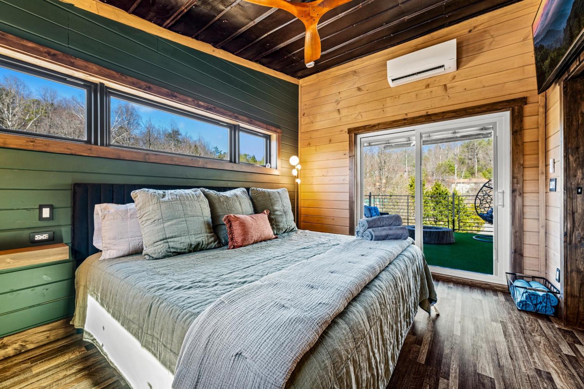 Craftsmans Cove Chalet
