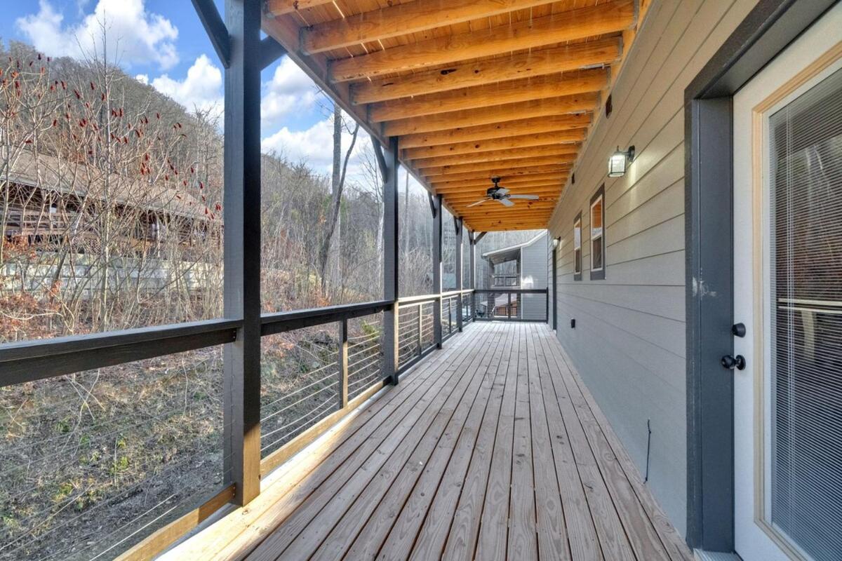 Honeybear Hideaways - Luxury Smoky With Indoor Pool And Hot Tub * Gatlinburg