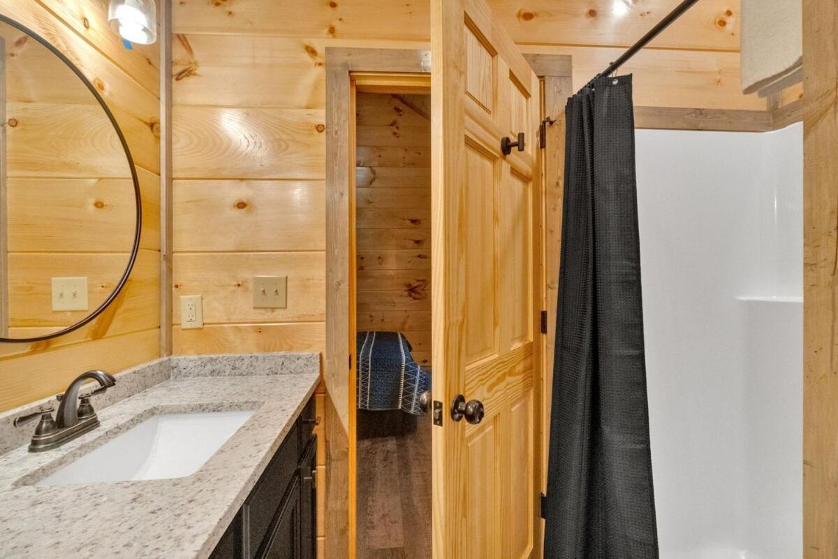 Holiday home Honeybear Hideaways - Luxury Smoky With Indoor Pool And Hot Tub Gatlinburg