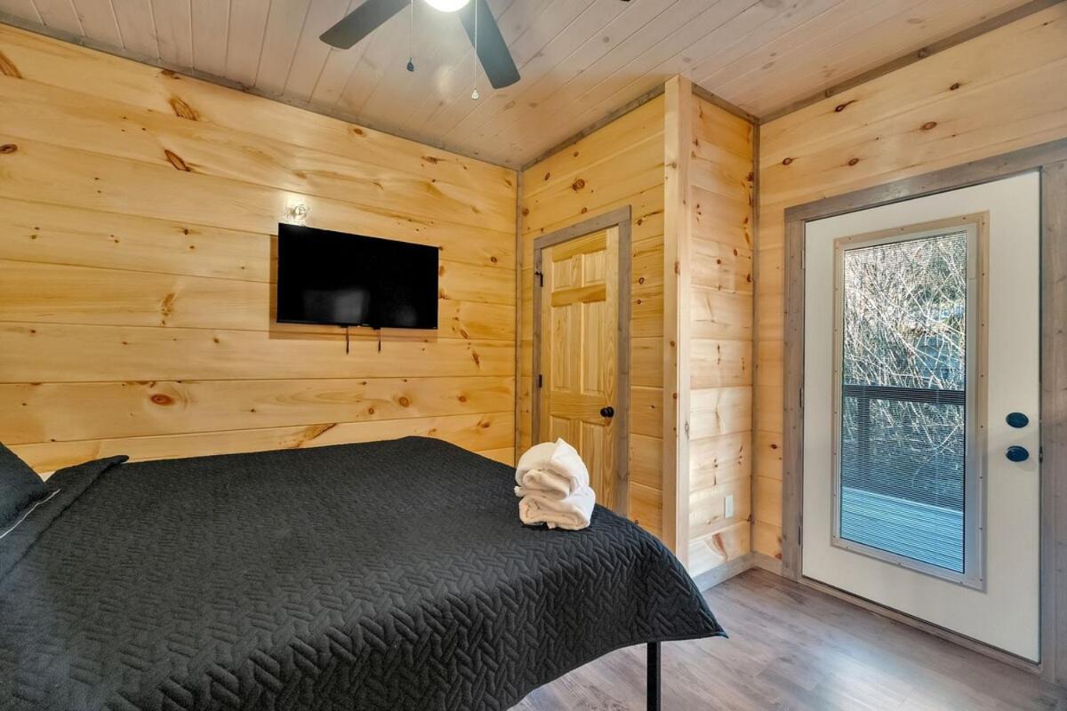Holiday home Honeybear Hideaways - Luxury Smoky With Indoor Pool And Hot Tub Gatlinburg