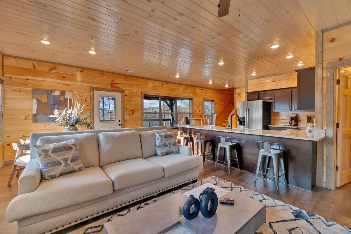 Honeybear Hideaways - Luxury Smoky With Indoor Pool And Hot Tub * Gatlinburg