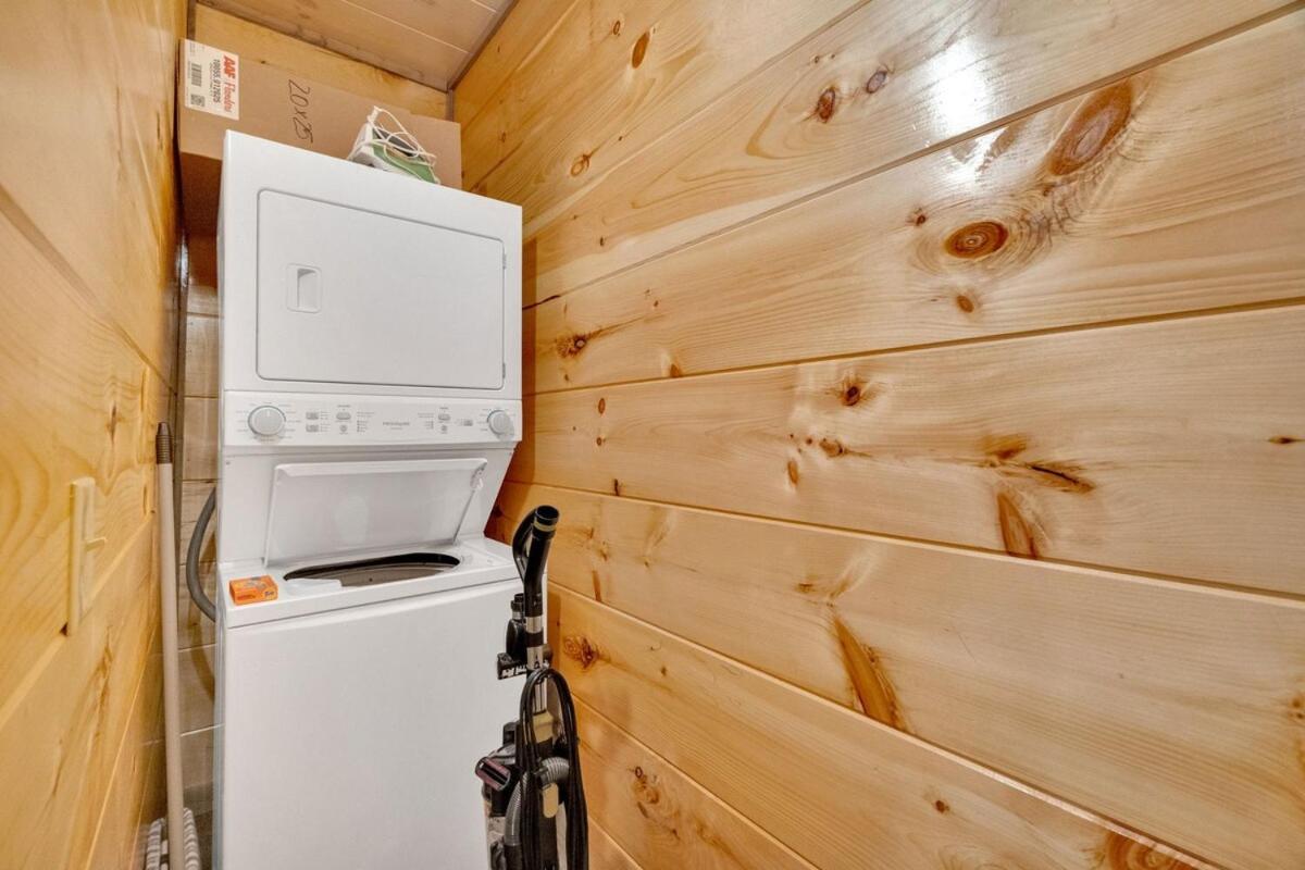 Honeybear Hideaways - Luxury Smoky With Indoor Pool And Hot Tub * Gatlinburg