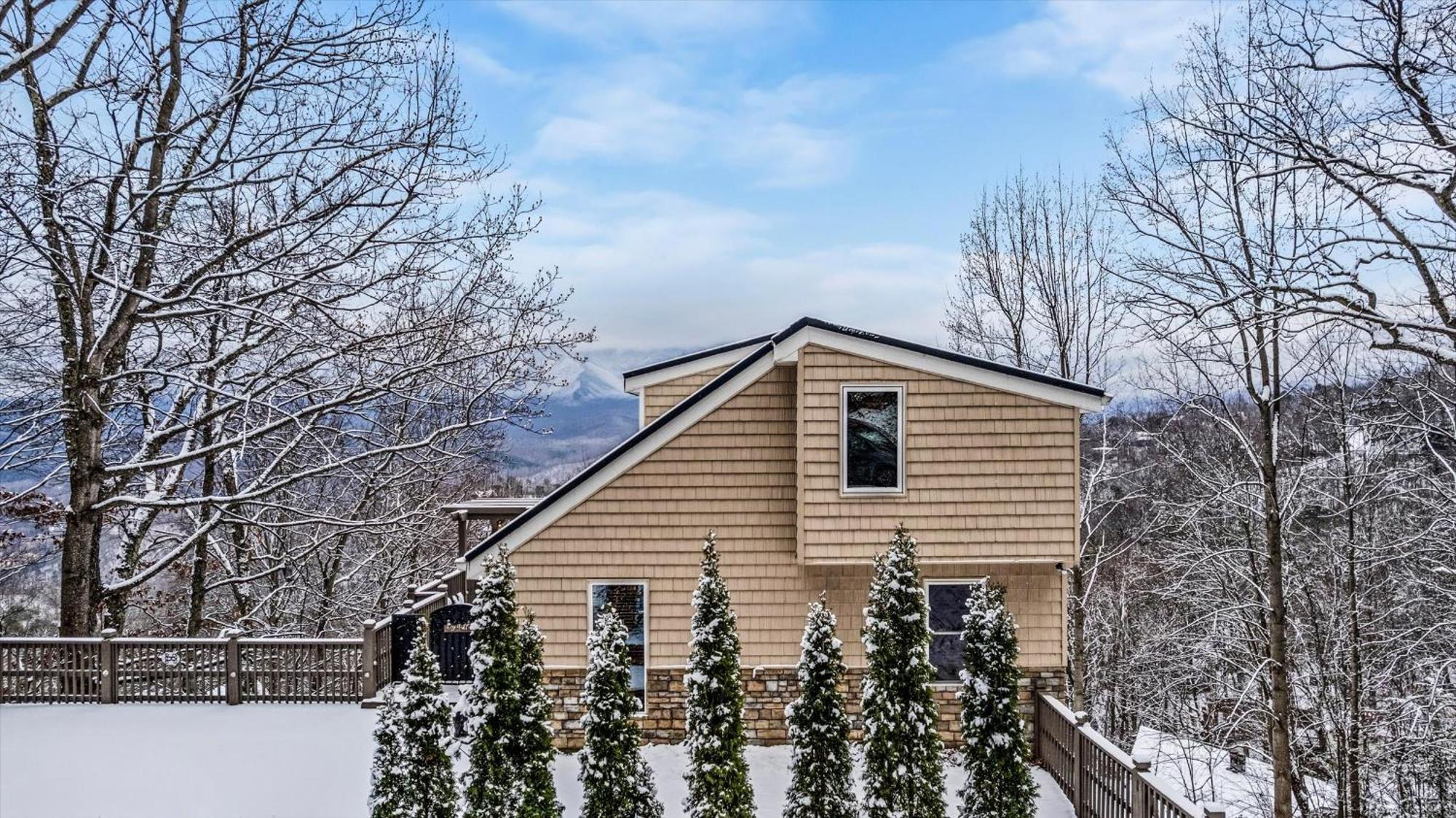 Chateau Leconte Chalet *