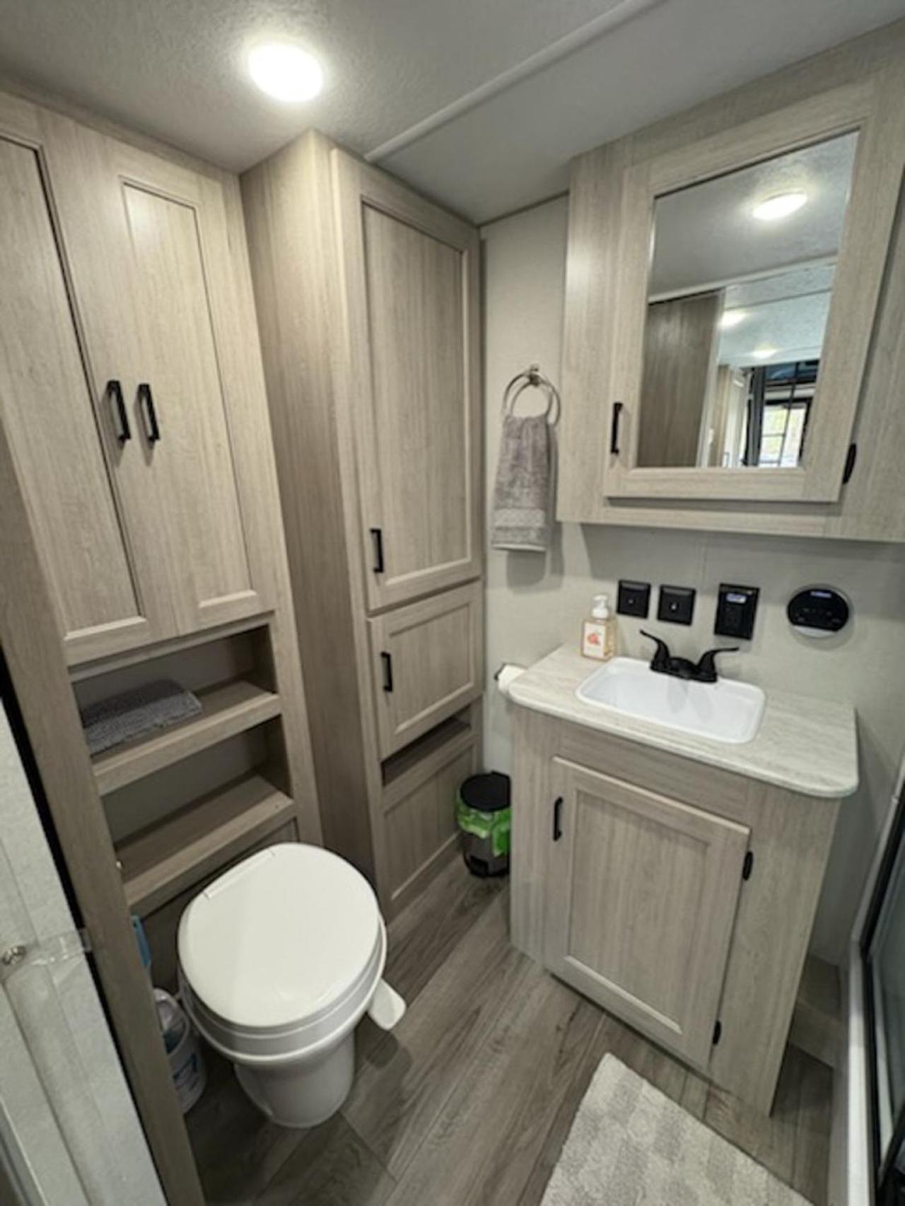 Holiday home Waterside Wanderer- Water View- Hot Tub- Mini Golf- Pet Friendly *