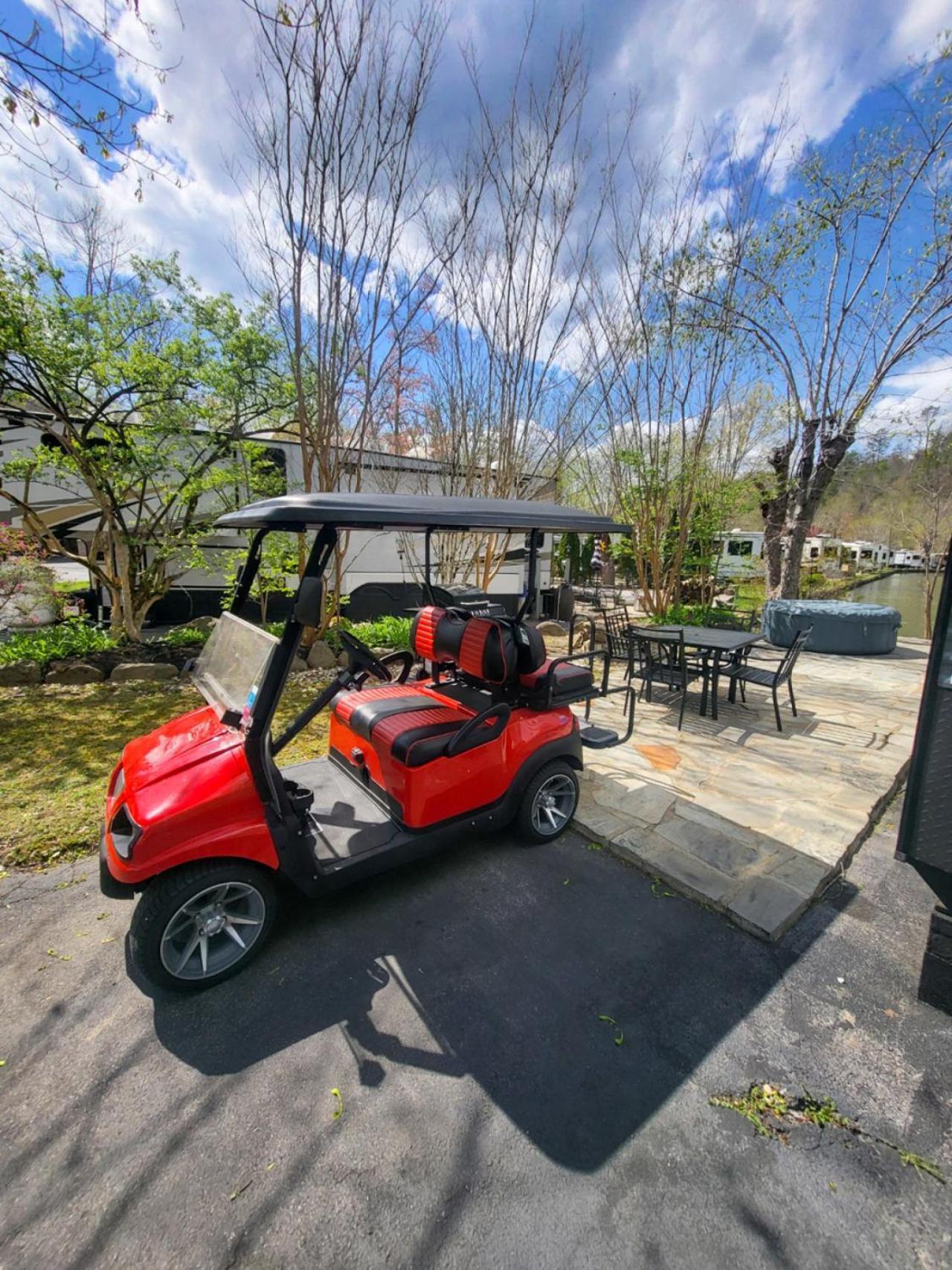 Holiday home Waterside Wanderer- Water View- Hot Tub- Mini Golf- Pet Friendly *