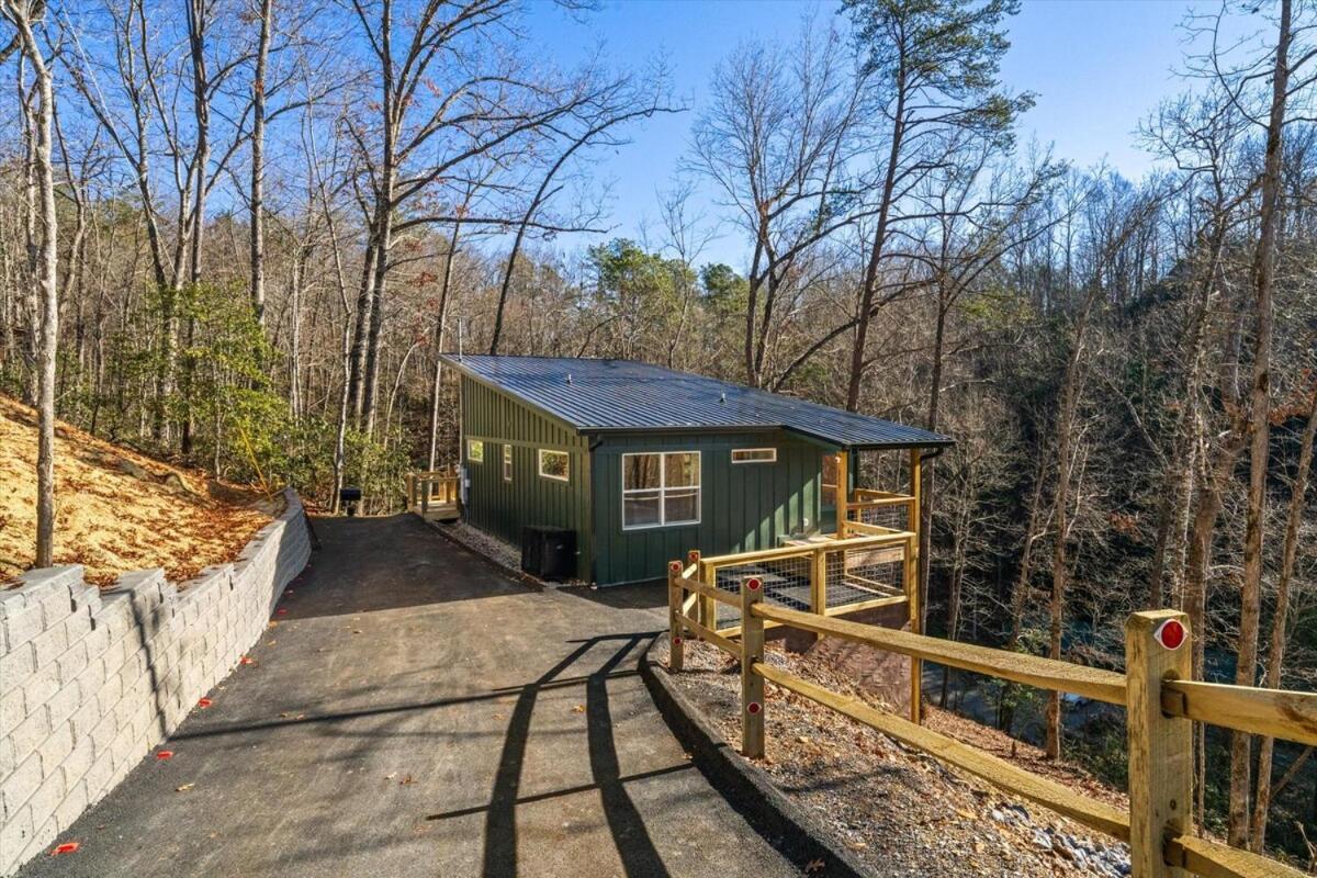 Treehouse With Xlarge Outside Living Space! Holiday home *