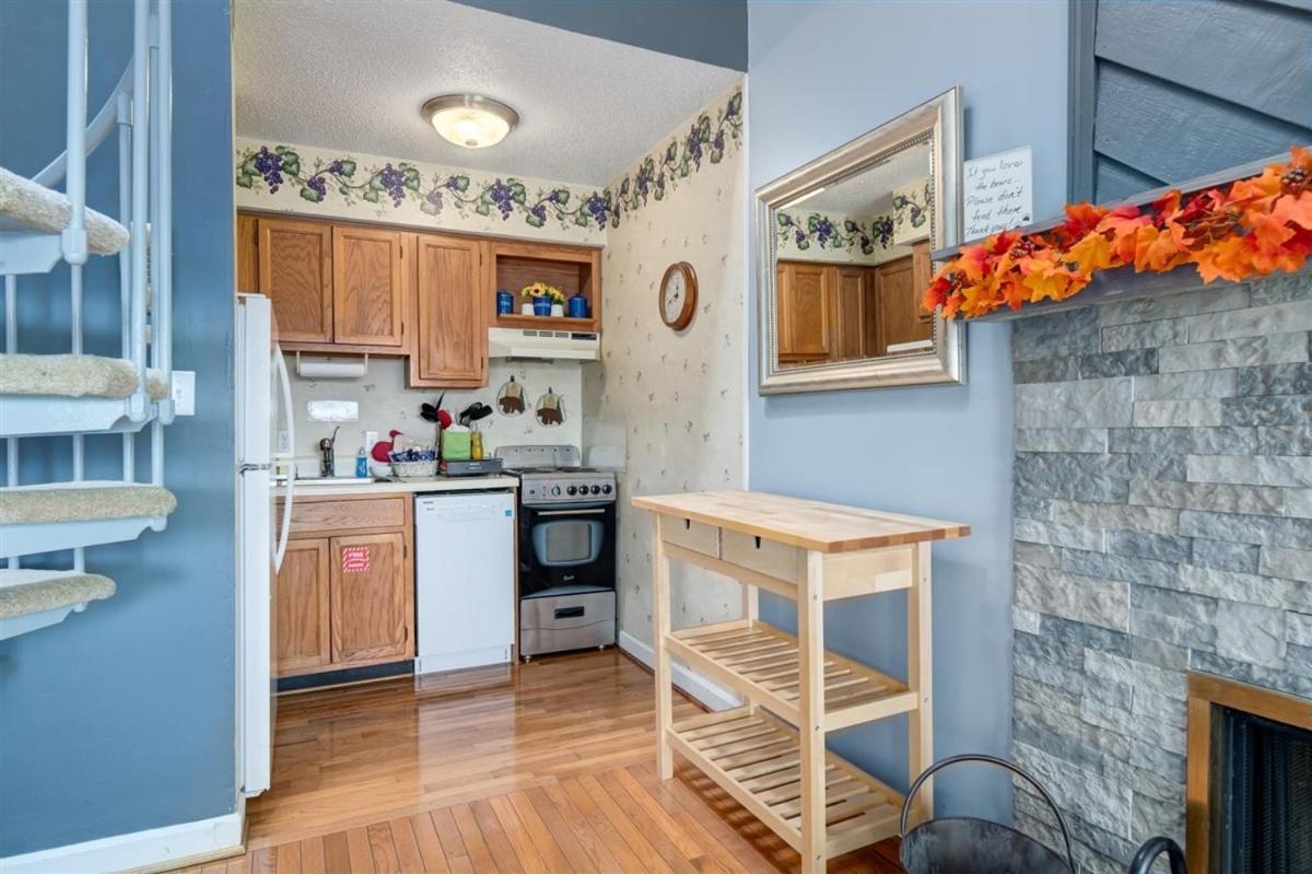 Spacious Gatlinburg Condo With Million Dollar Mountain Views Apartment
