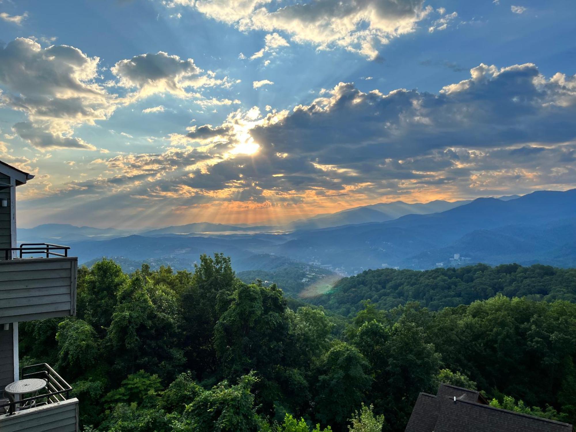 Spacious Gatlinburg Condo With Million Dollar Mountain Views Apartment Gatlinburg