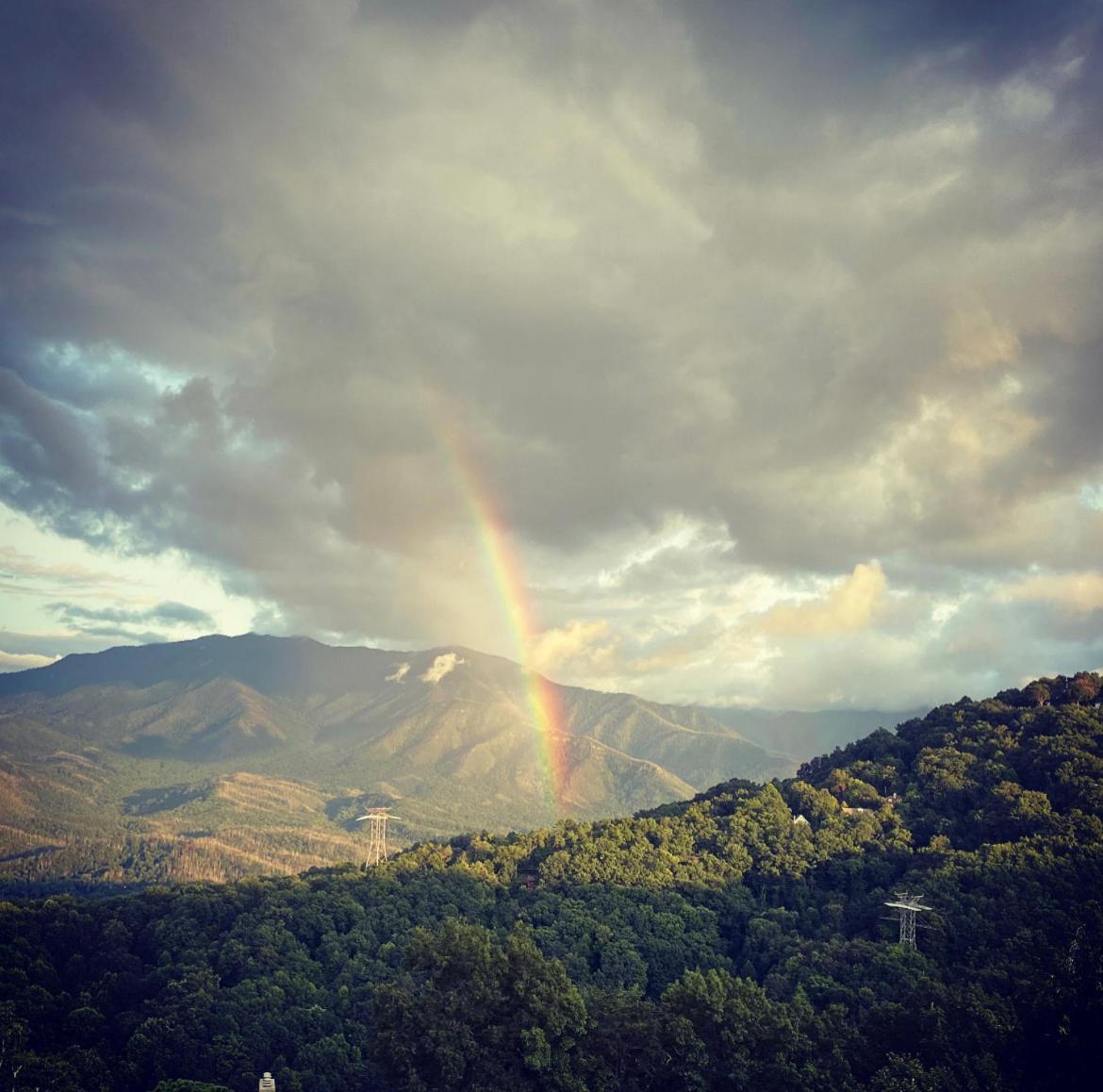 Spacious Gatlinburg Condo With Million Dollar Mountain Views