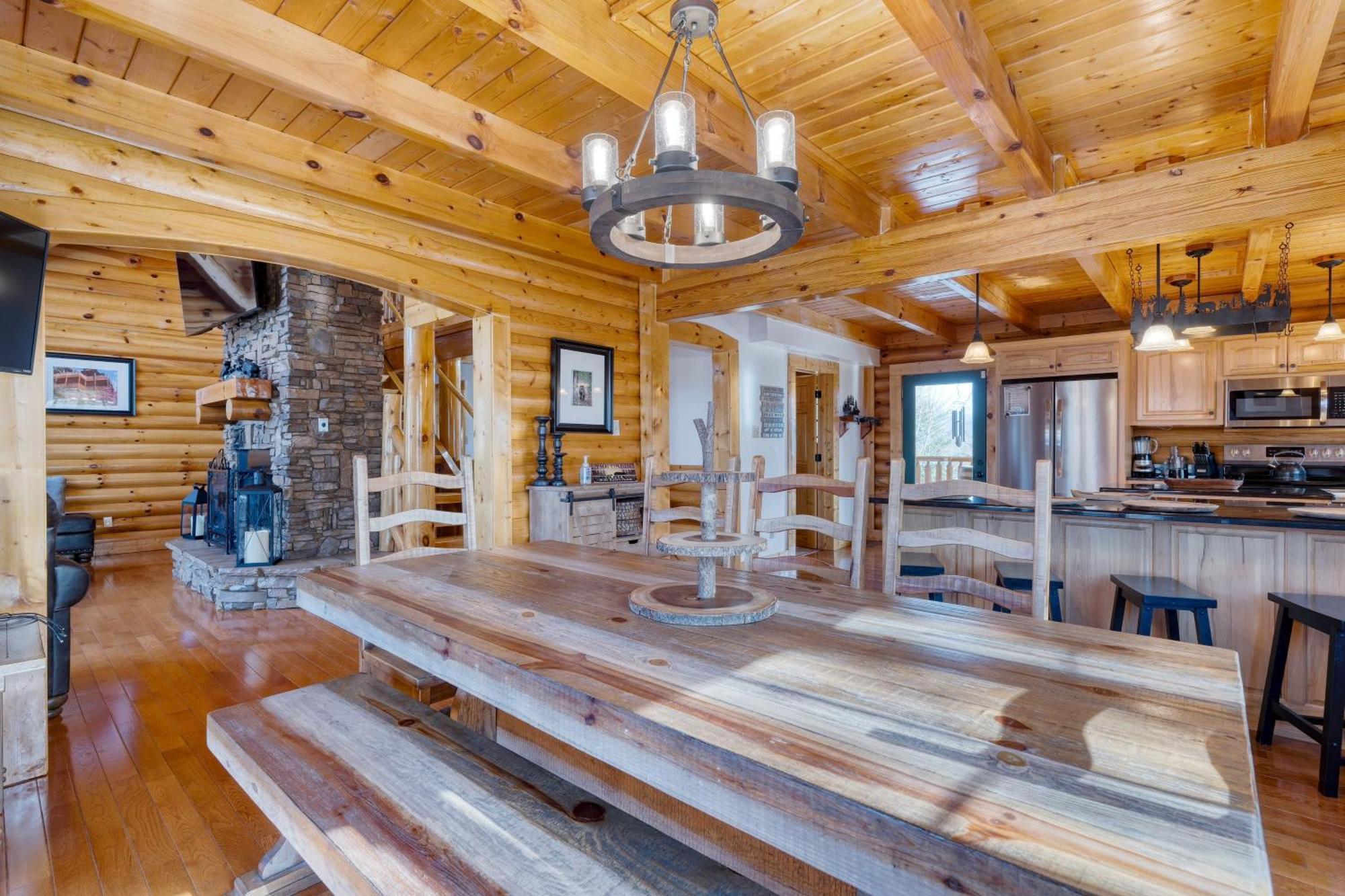 Holiday home American Dream By Avantstay Deck W Views Theater Game Community Pool Gatlinburg