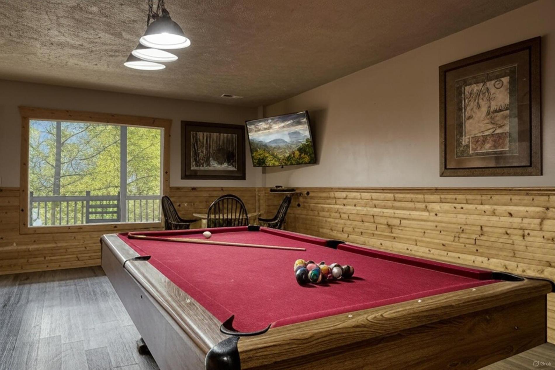 Holiday home Up & Away, Hot Tub, Game Room, Wifi, 1089 Free Tickets Each Paid Day, Dollywood And *