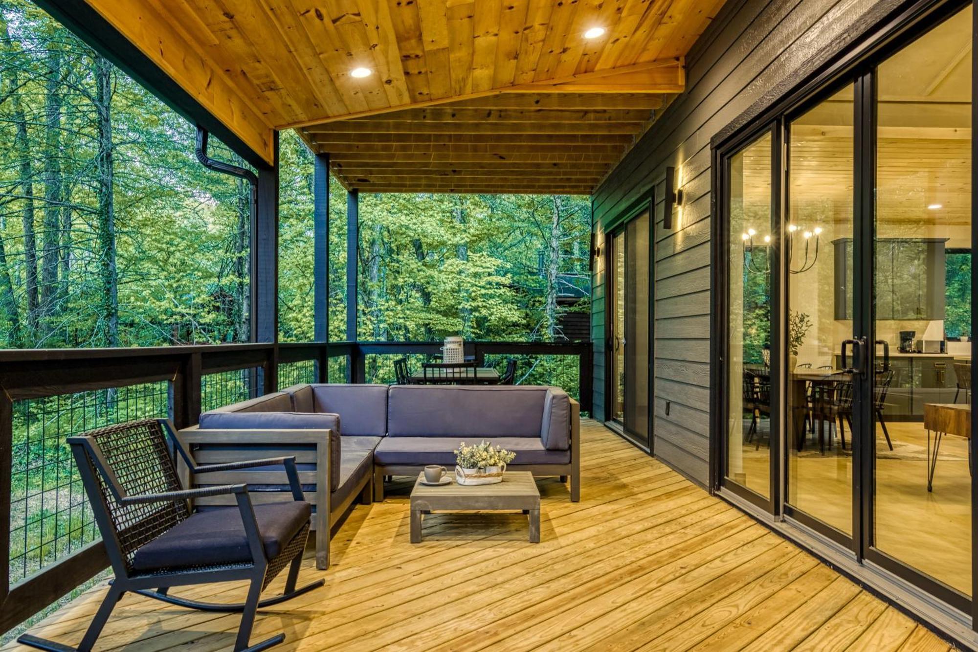 Creekside Splash, Private Pool, 1089 Of Free Attraction Tickets Each Paid Day, Dollywood And More! Gatlinburg