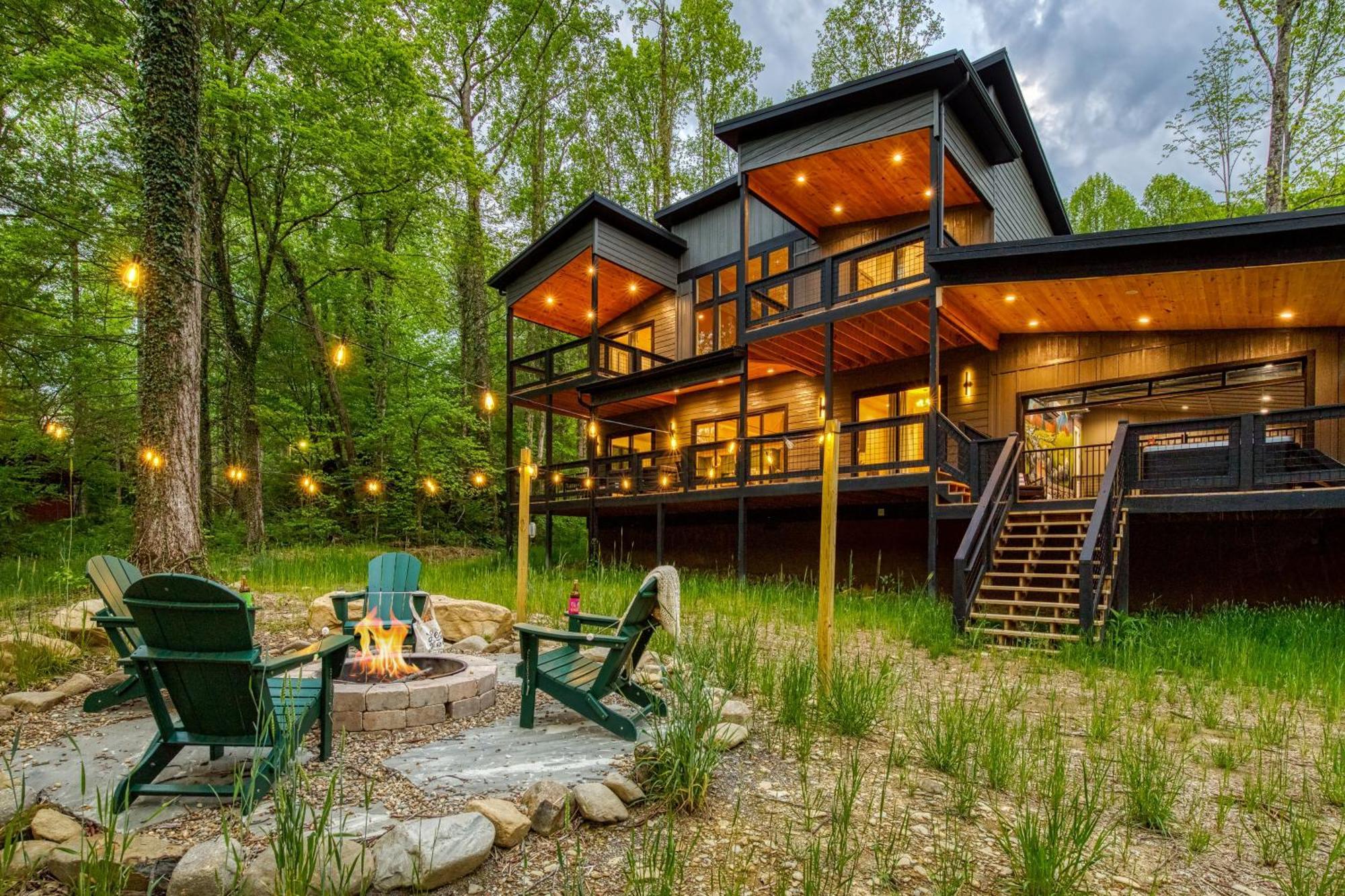 Creekside Splash, Private Pool, 1089 Of Free Attraction Tickets Each Paid Day, Dollywood And More! Holiday home