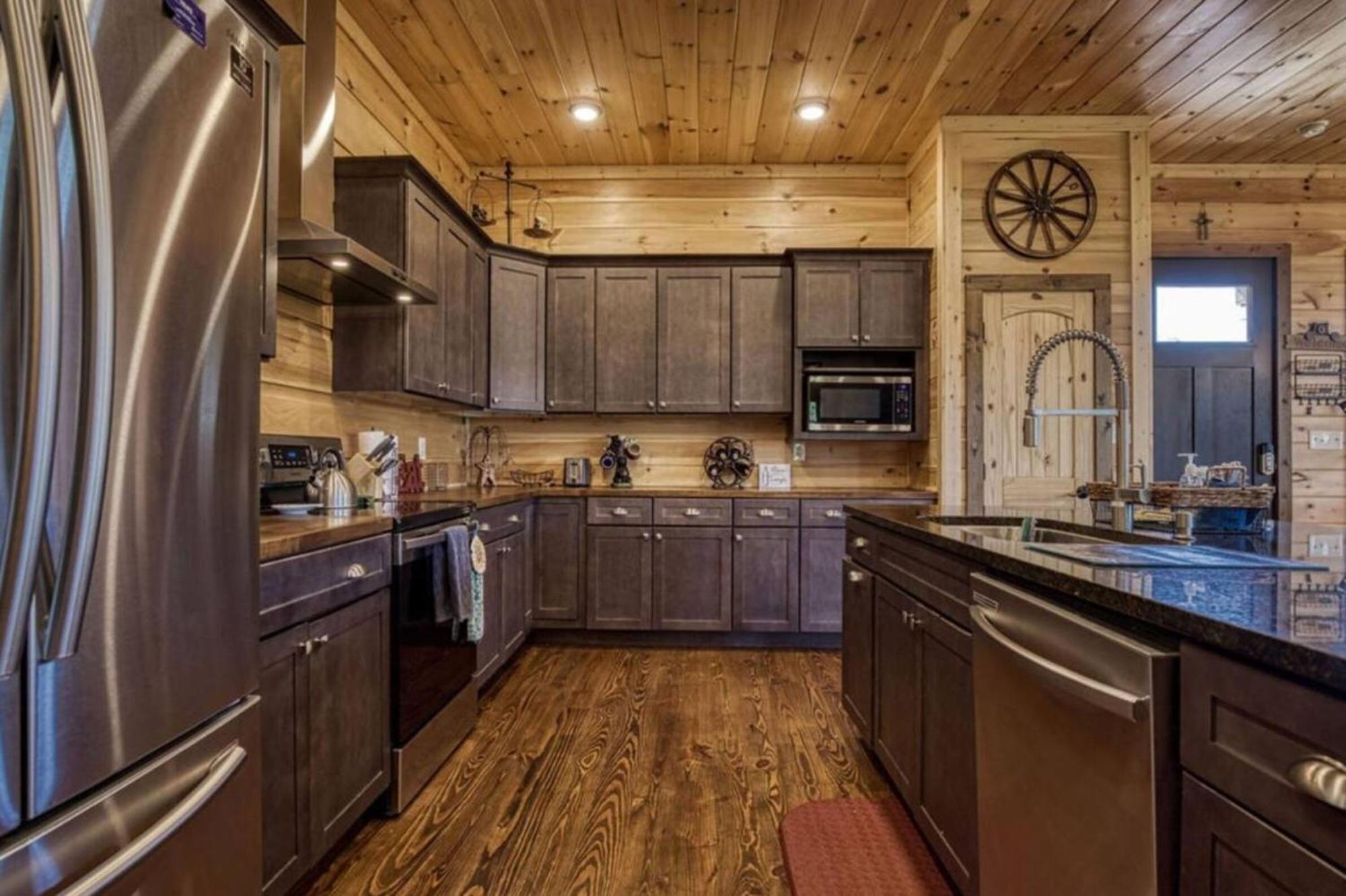 Timber Log Hot Tub,pool Table Games Holiday home Gatlinburg