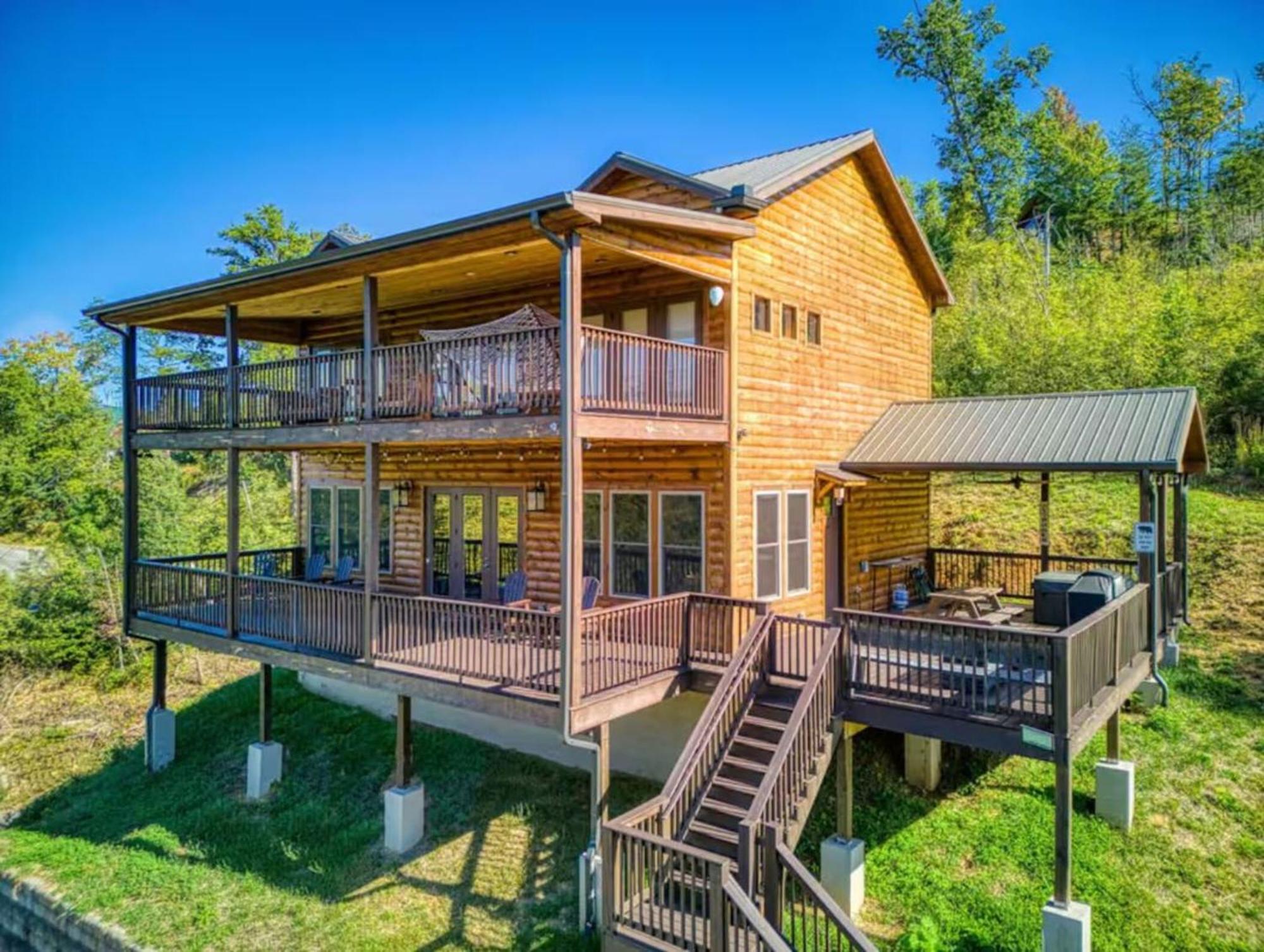 Timber Log Hot Tub,pool Table Games Holiday home Gatlinburg