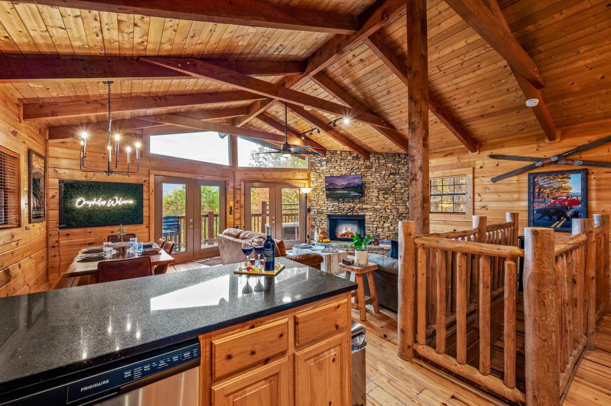 Holiday home Scenic Decks, Hot Tub, Minutes To Trails & Town Gatlinburg