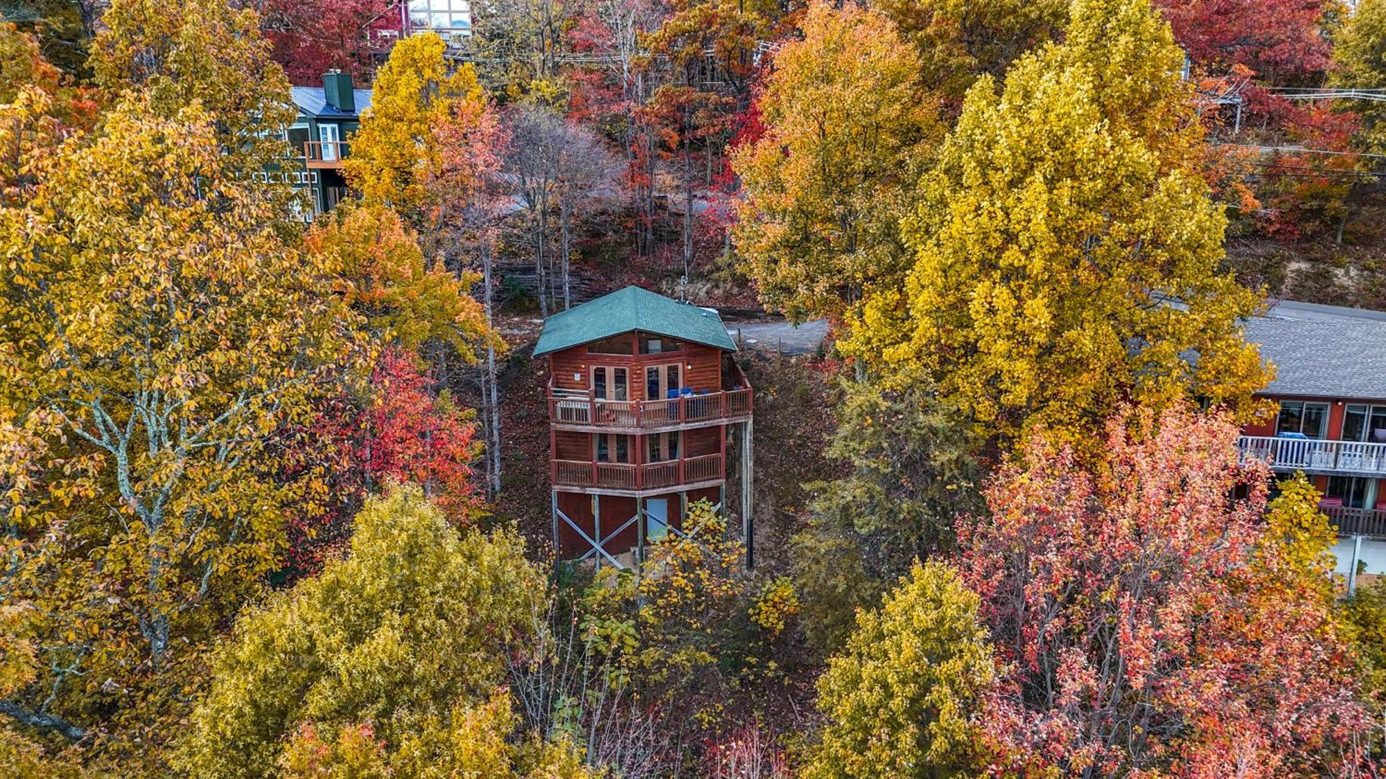 Scenic Decks, Hot Tub, Minutes To Trails & Town