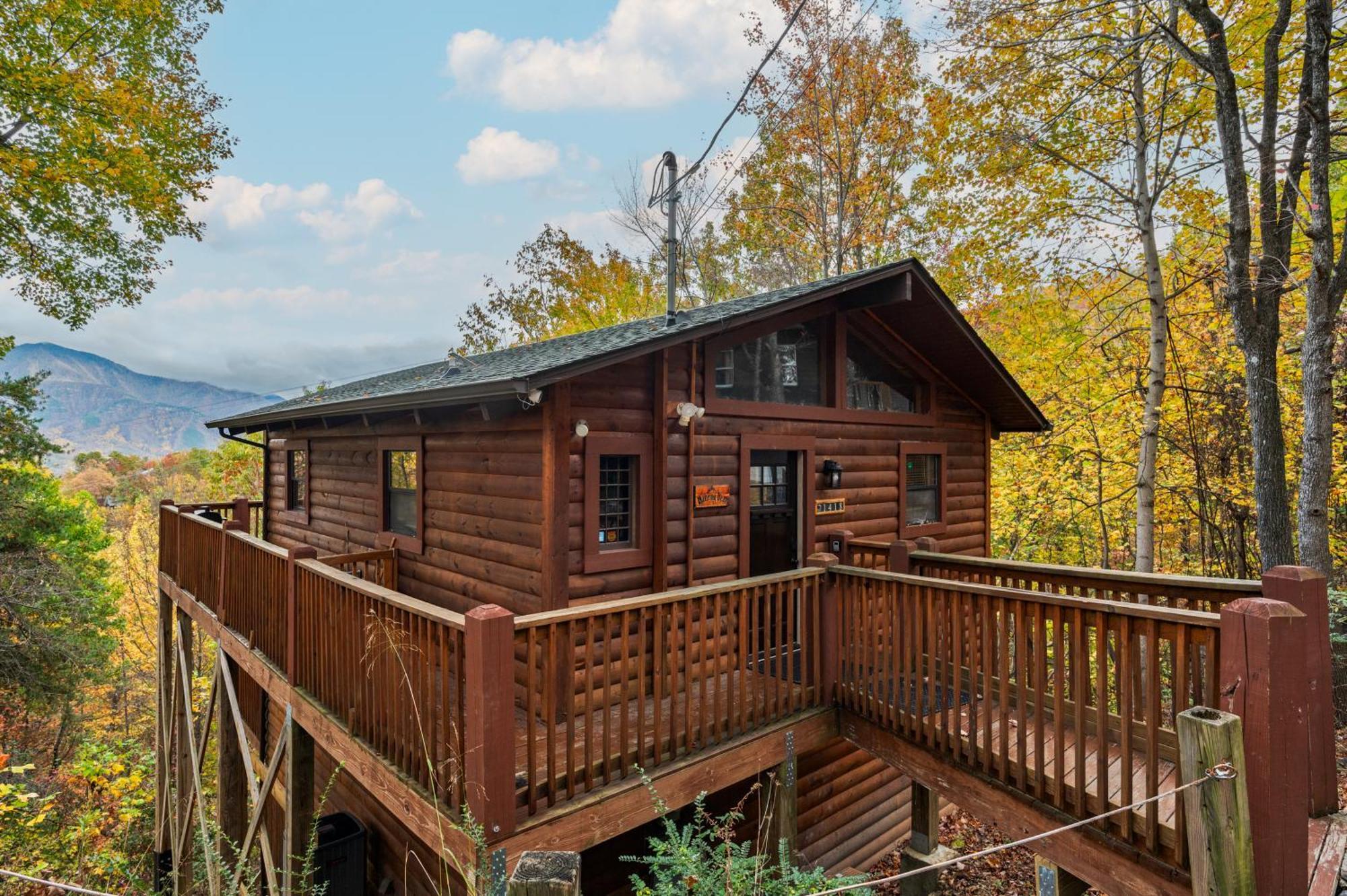 Scenic Decks, Hot Tub, Minutes To Trails & Town *