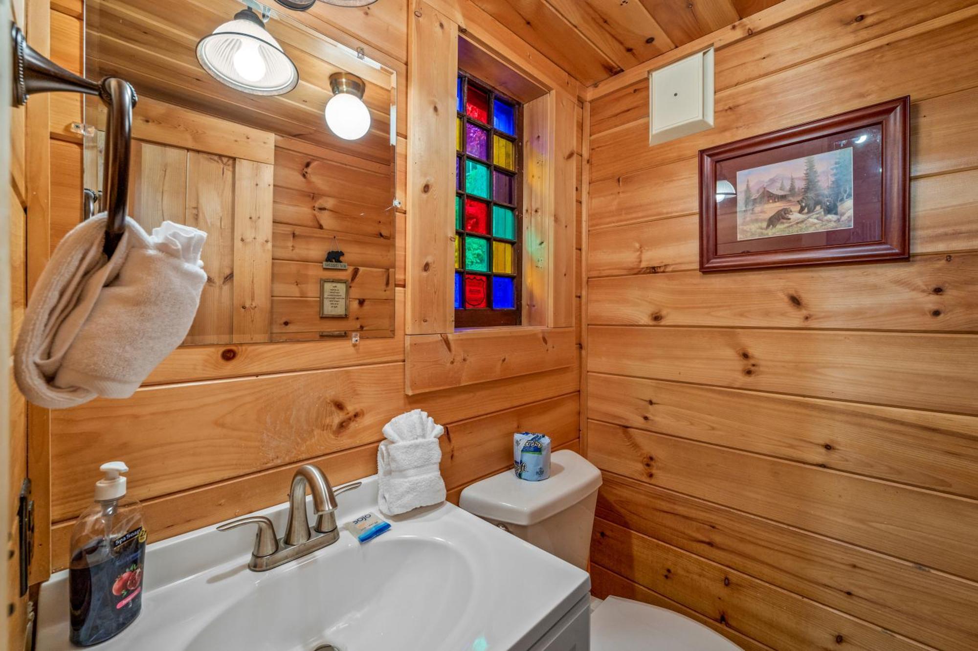 Holiday home Scenic Decks, Hot Tub, Minutes To Trails & Town