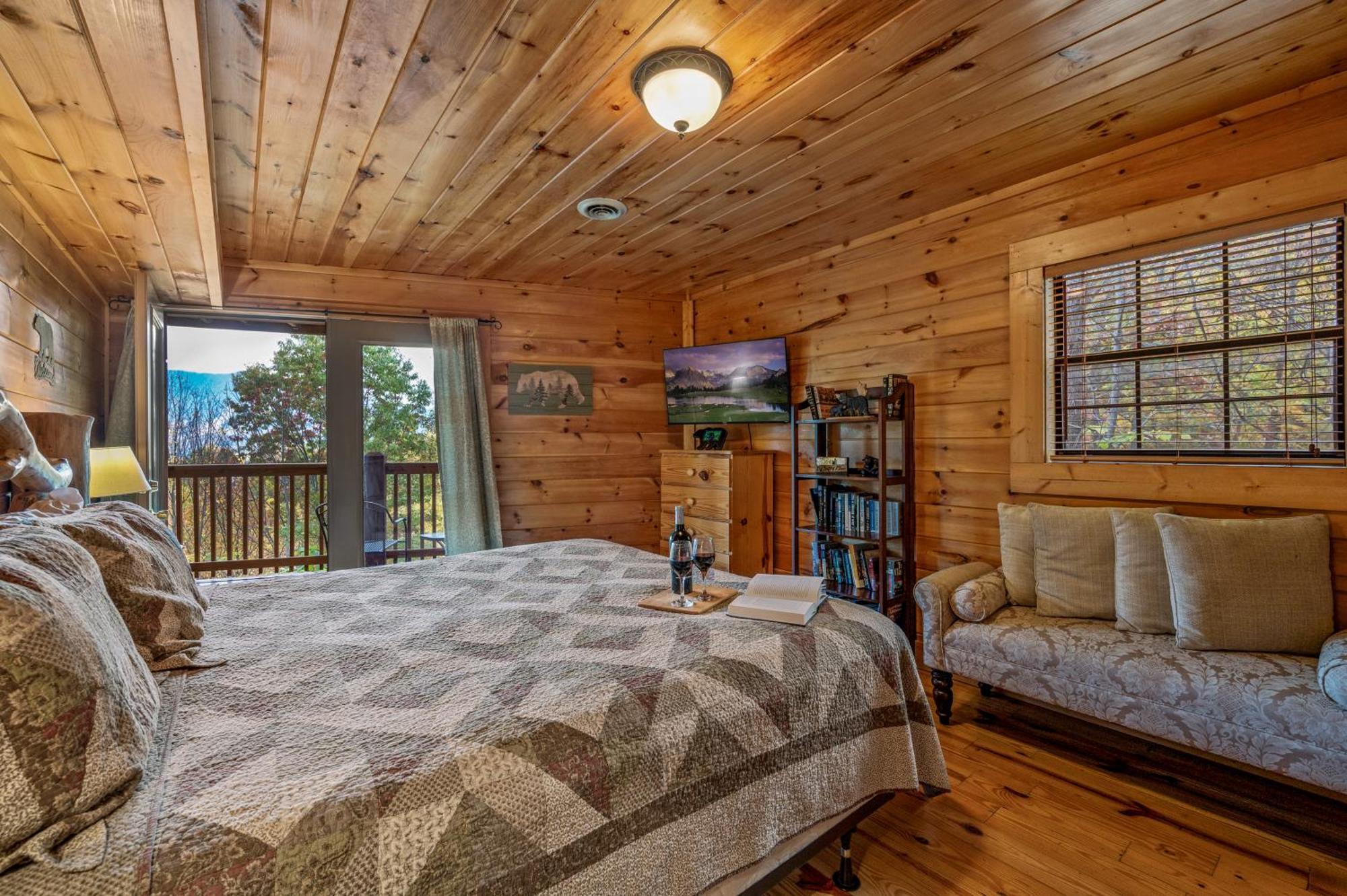 Scenic Decks, Hot Tub, Minutes To Trails & Town *