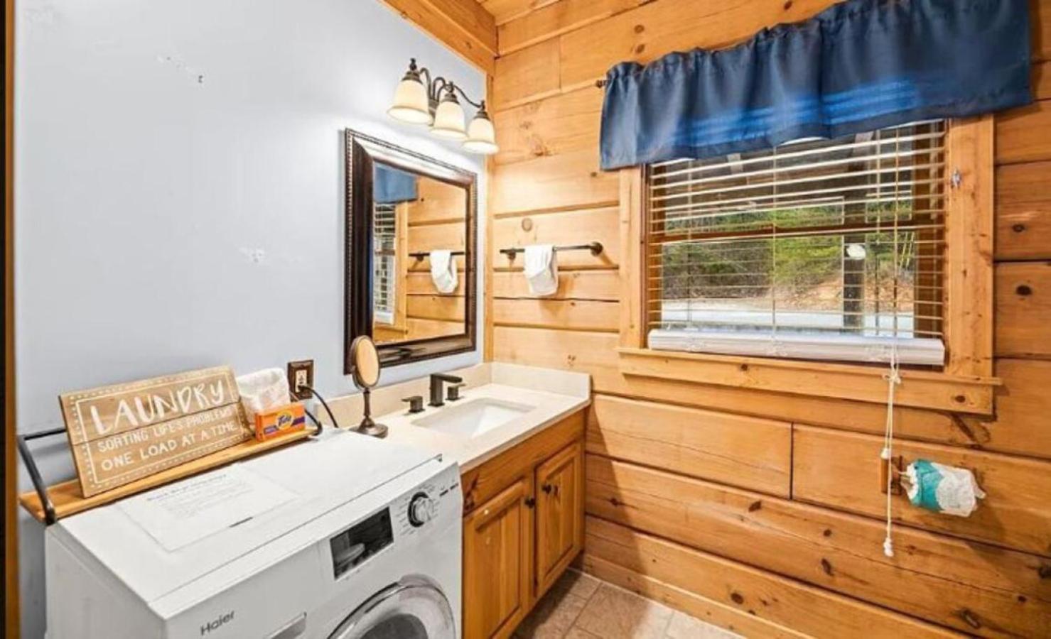 Holiday home Secluded Escape | Views, Hot Tub, Outdoor Lounge! *