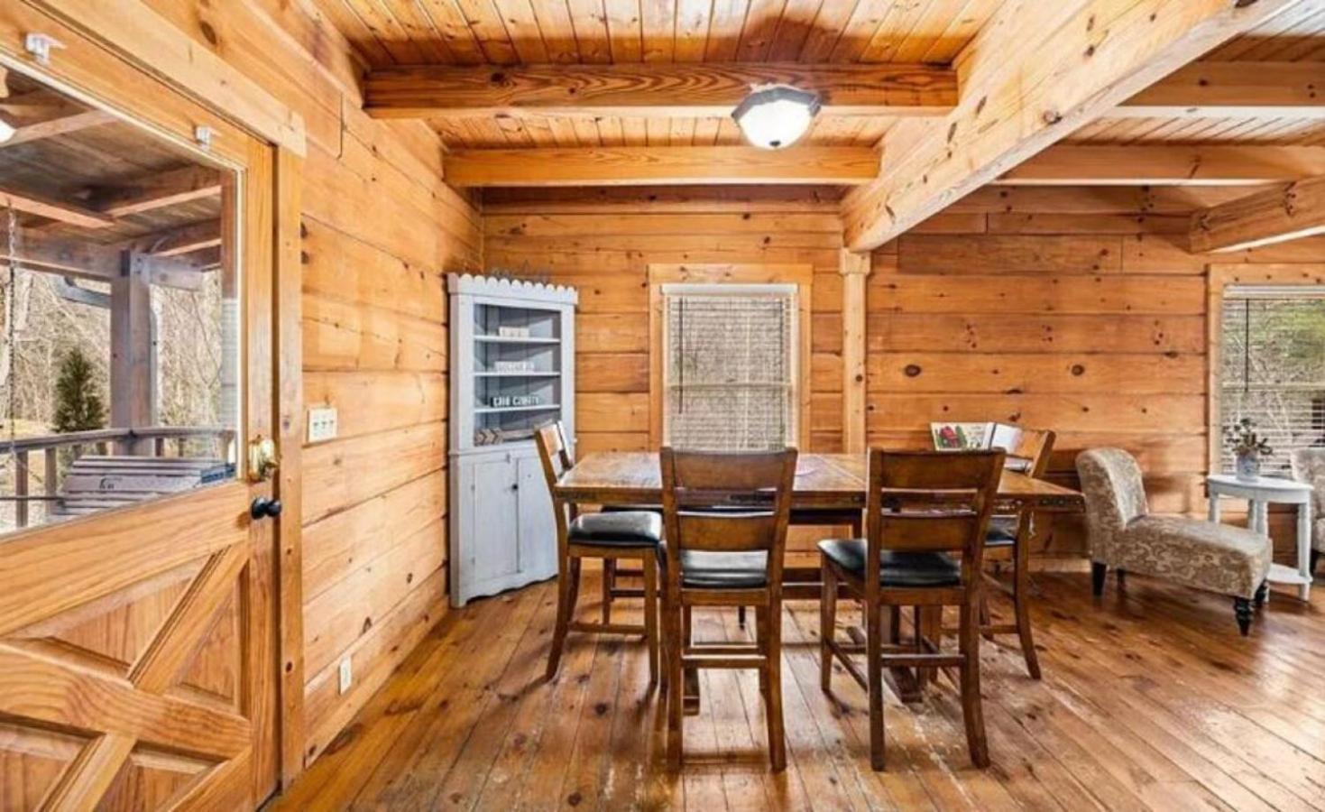 Secluded Escape | Views, Hot Tub, Outdoor Lounge! Gatlinburg