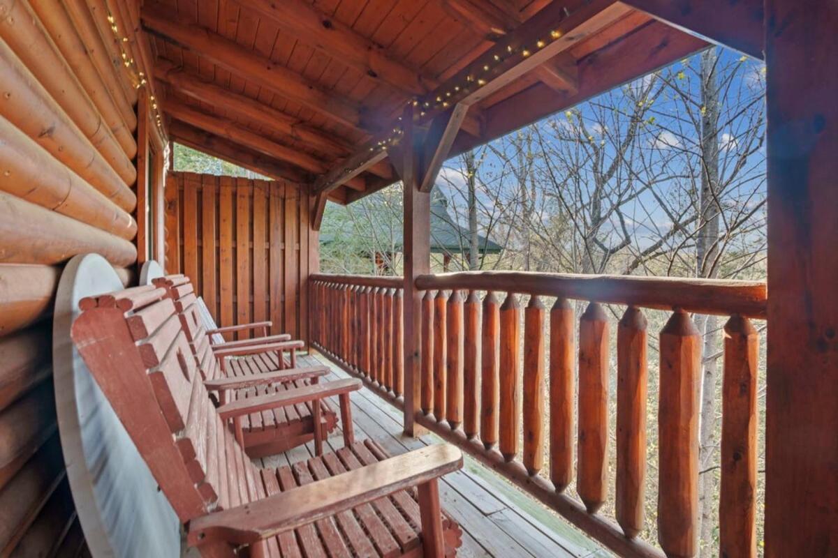 Stunning Mountain W Hot Tub Gatlinburg