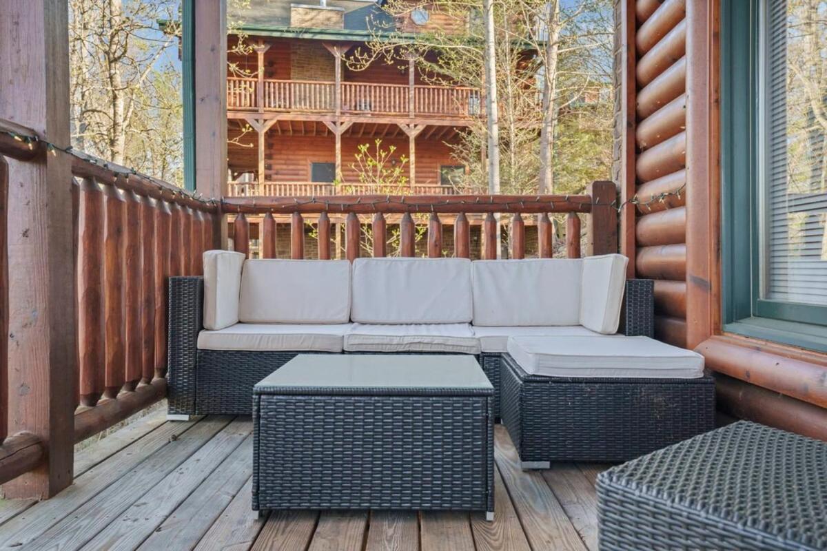 Stunning Mountain W Hot Tub Holiday home
