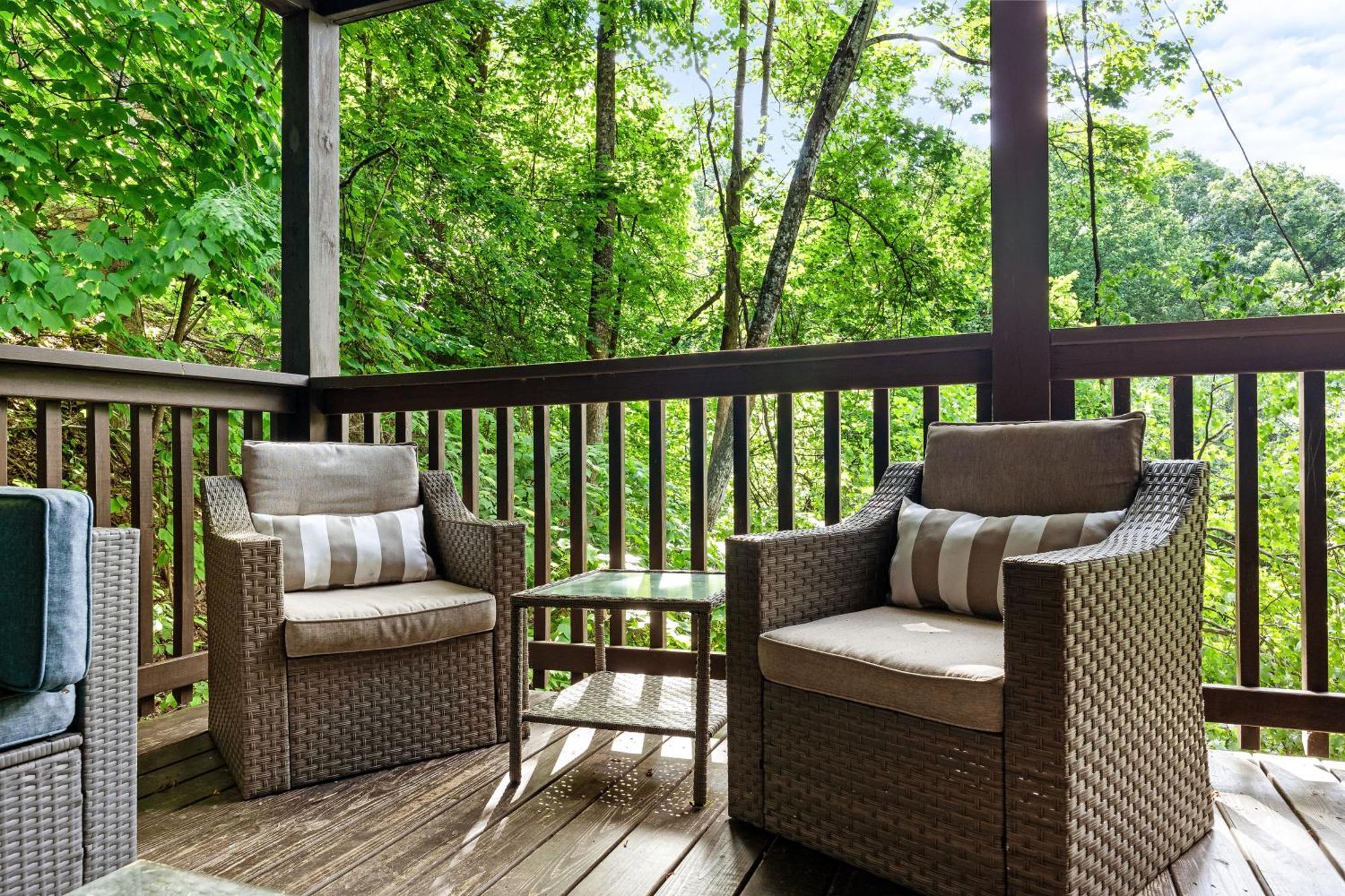 Hillside Hideaway *