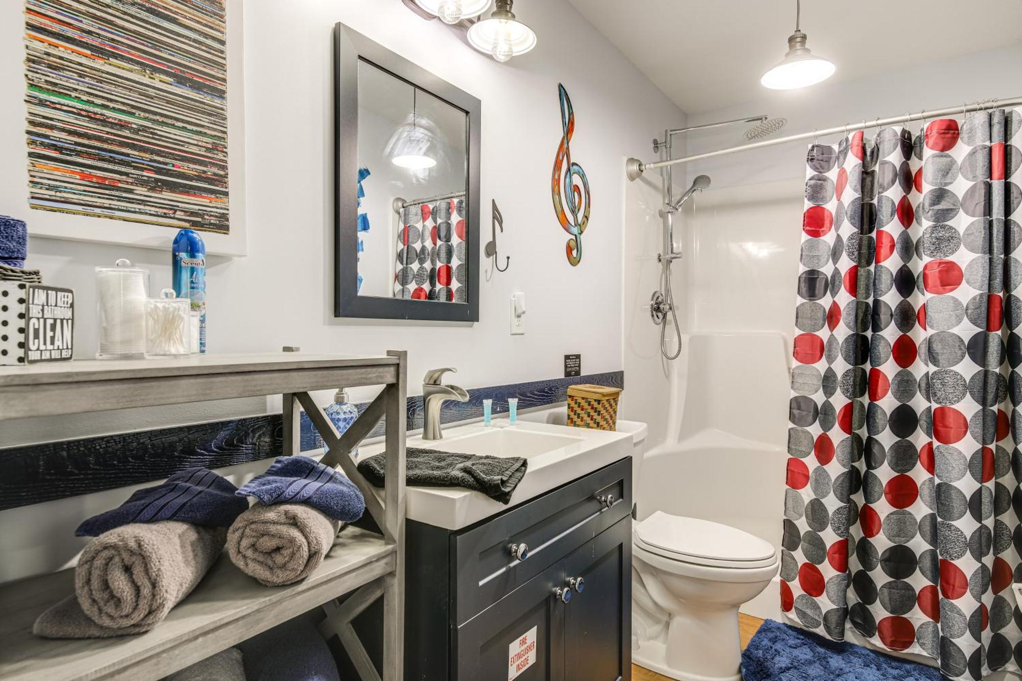 1 Mi To Strip Cozy With Hot Tub! Holiday home Gatlinburg