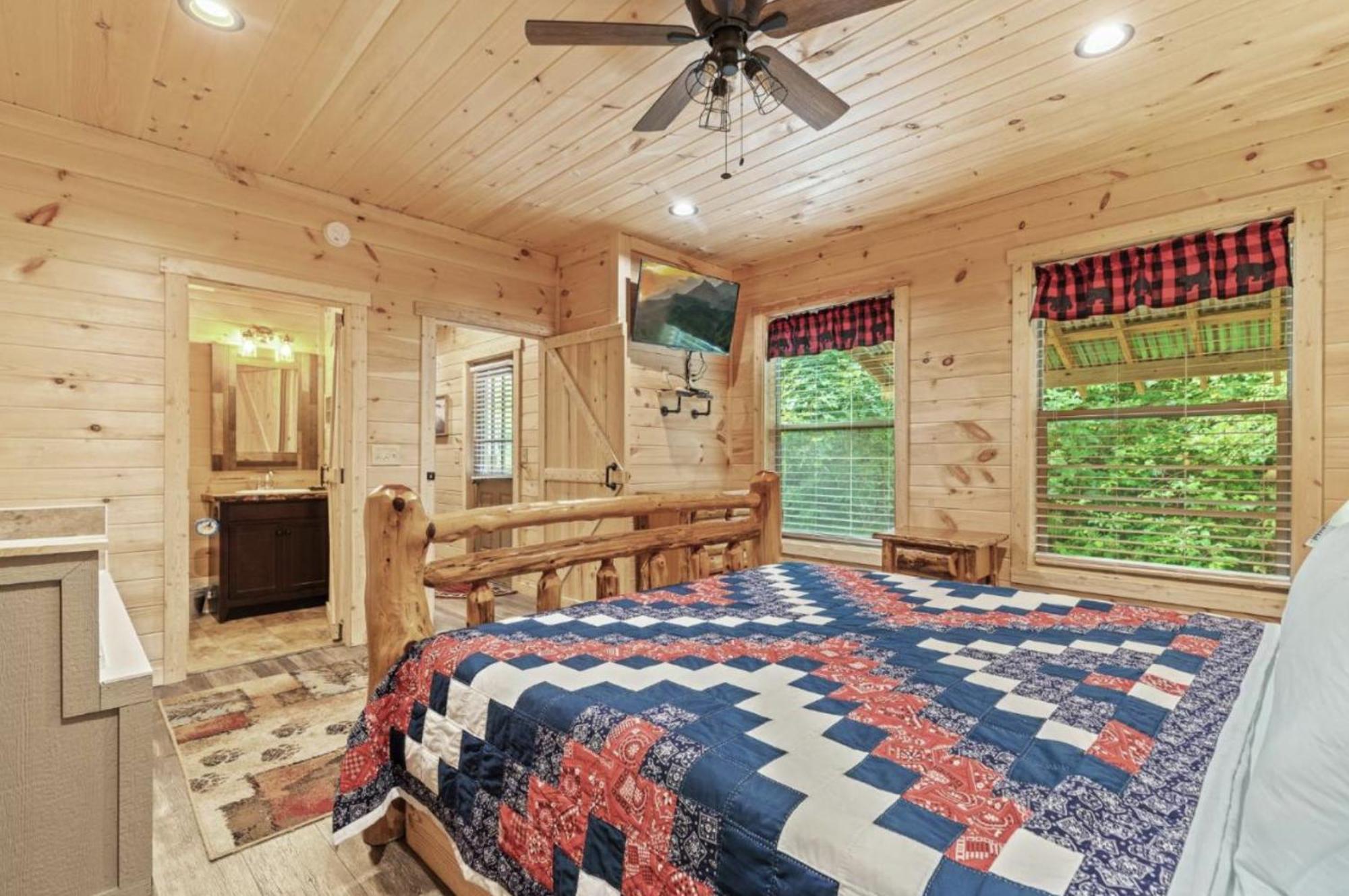 Holiday home Falling Brook - Cozy Creekside With Hot Tub, Game Loft & Dog-friendly Comfort *