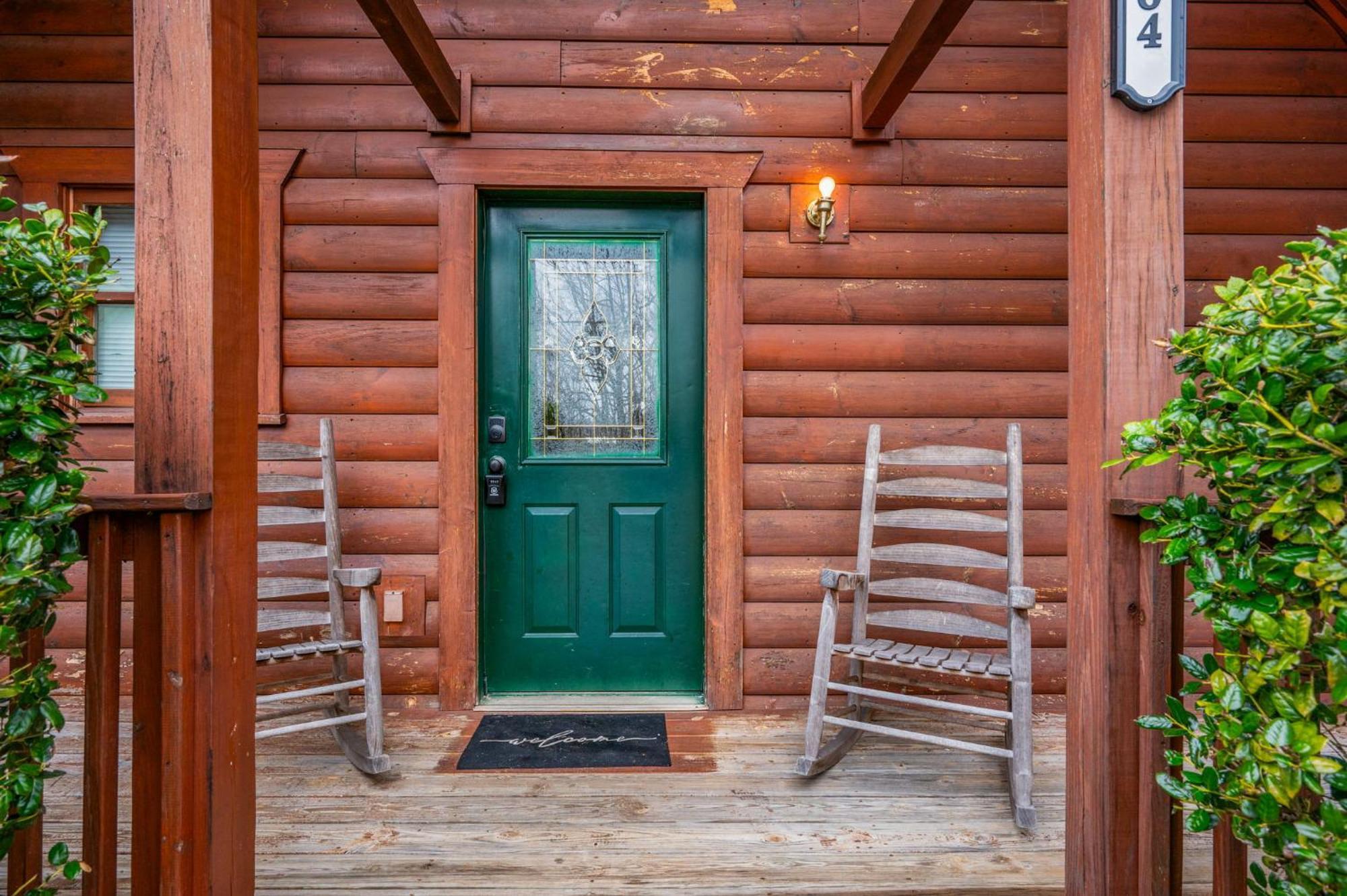 Cozy With Hot Tub * Gatlinburg