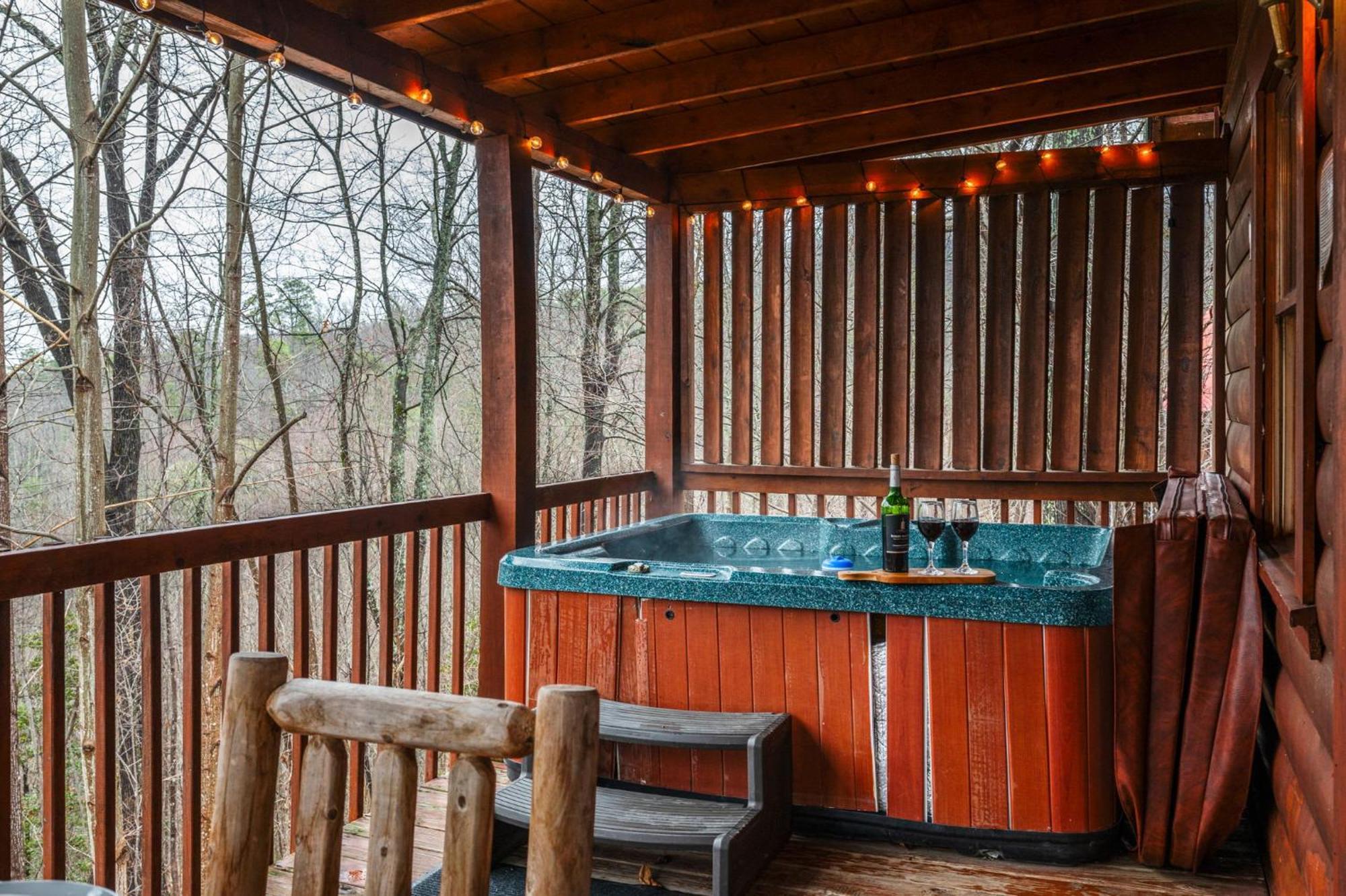 Cozy With Hot Tub Holiday home Gatlinburg
