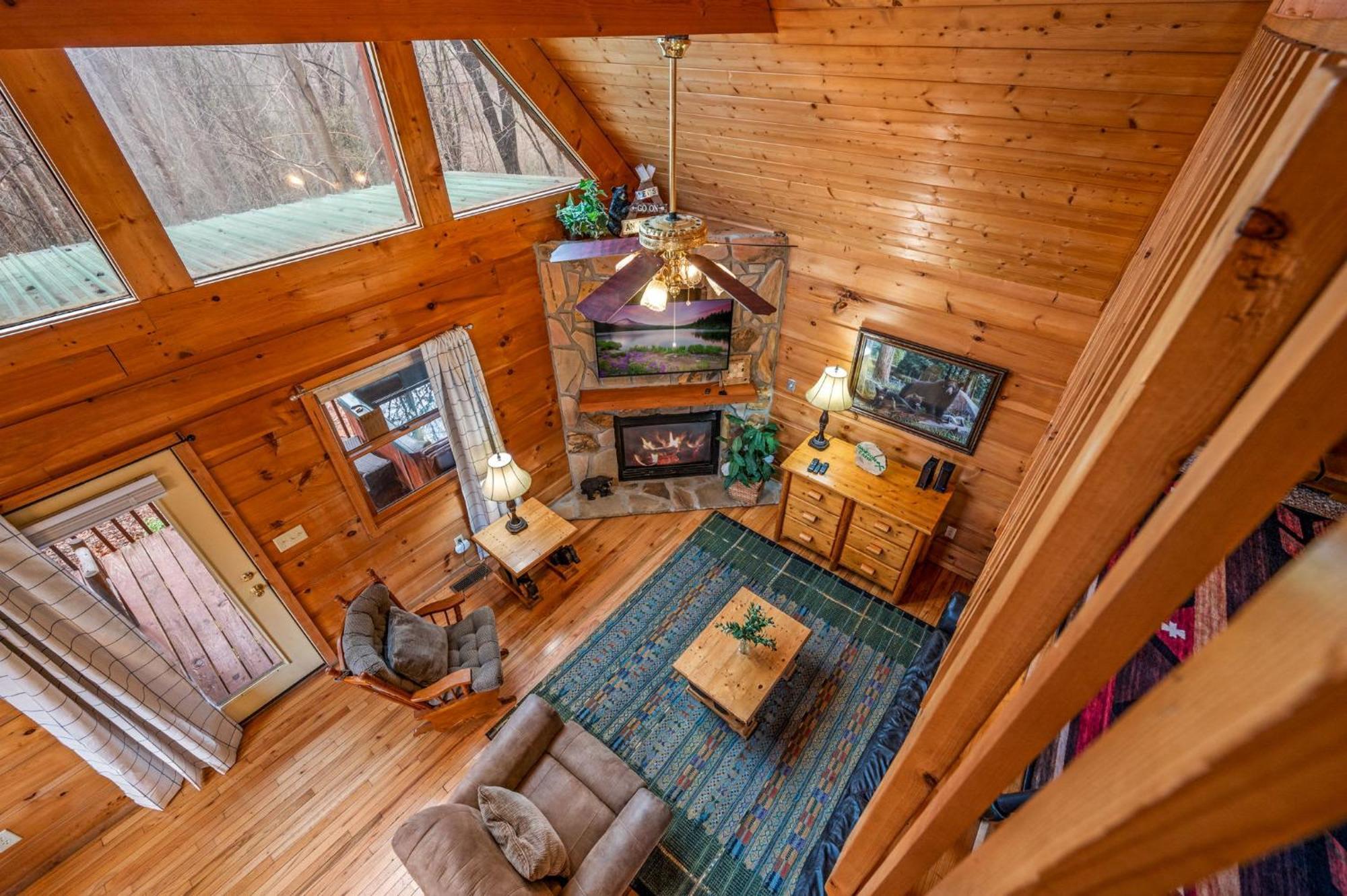 Cozy With Hot Tub Gatlinburg