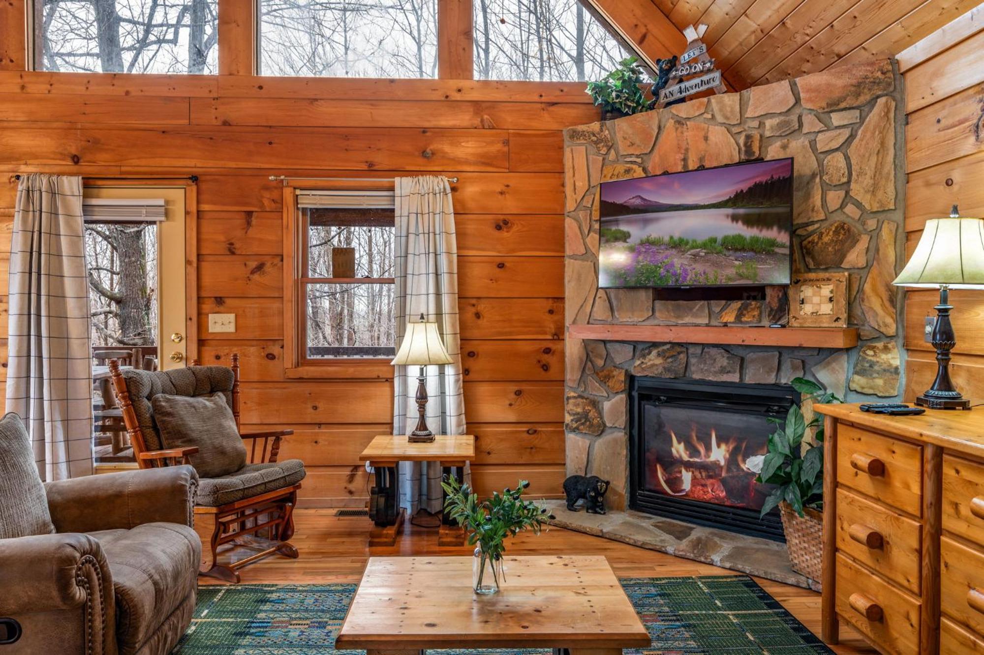 Cozy With Hot Tub Holiday home Gatlinburg