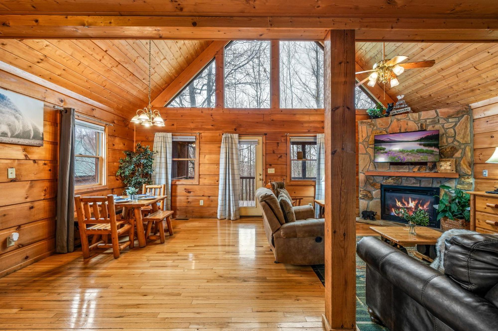 Cozy With Hot Tub