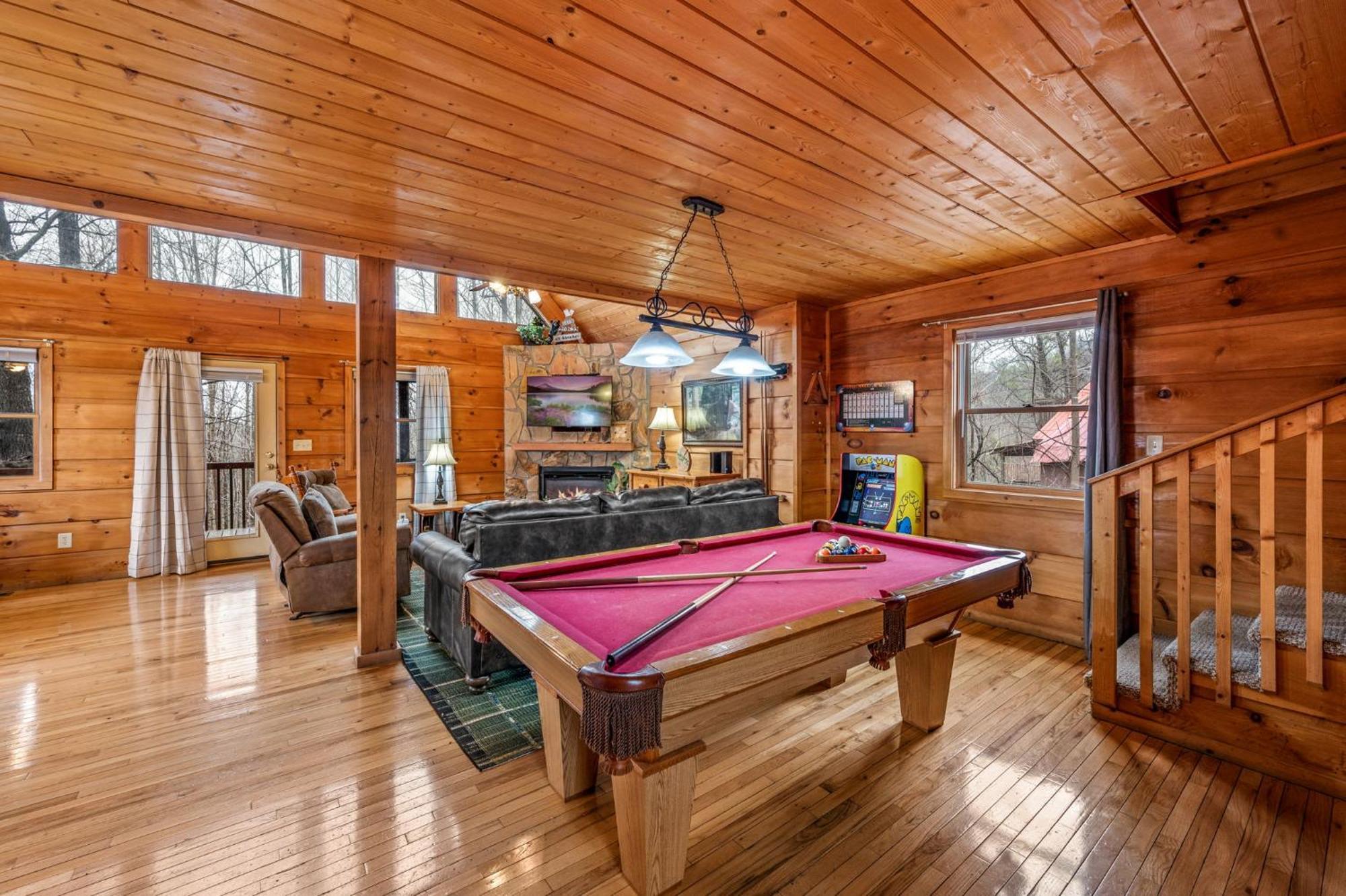 Cozy With Hot Tub Gatlinburg