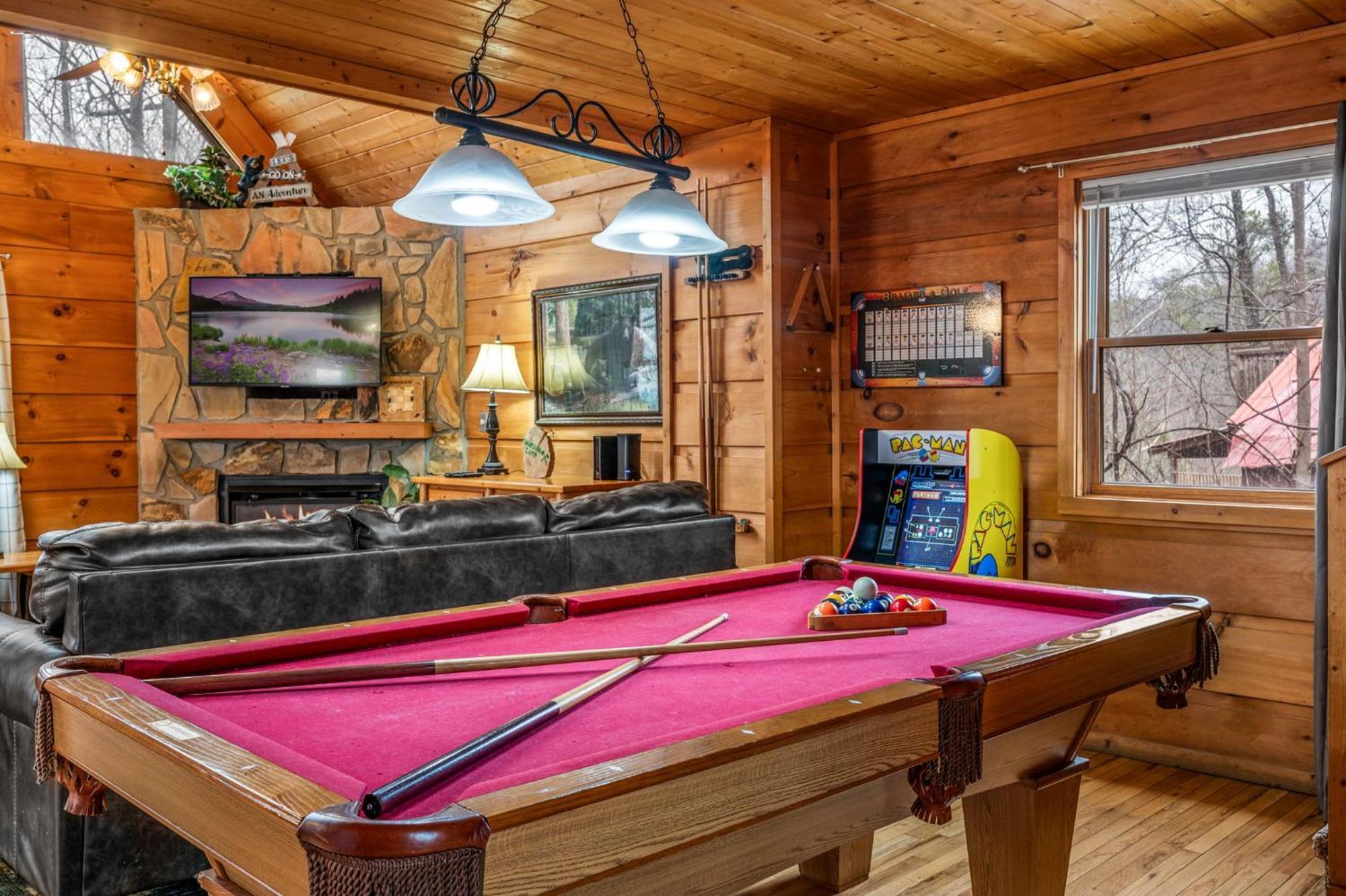 Cozy With Hot Tub Gatlinburg