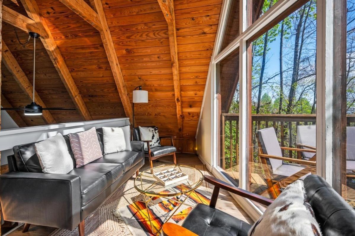 Holiday home Charming A-frame W Hot Tub & Mountain Views Gatlinburg
