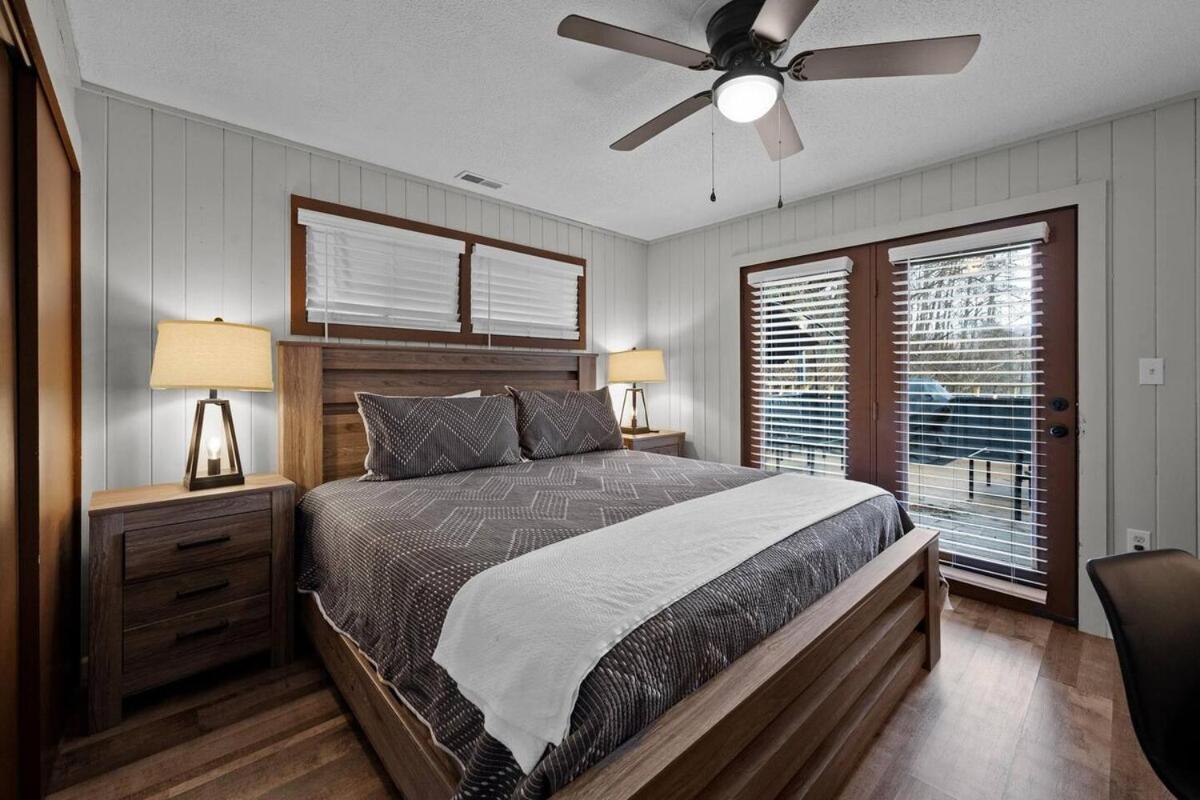Holiday home Cozy Blue With Hot Tub, 5min To Downtwn