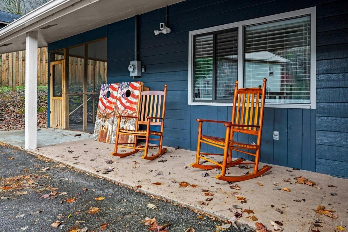 Holiday home Cozy Blue With Hot Tub, 5min To Downtwn