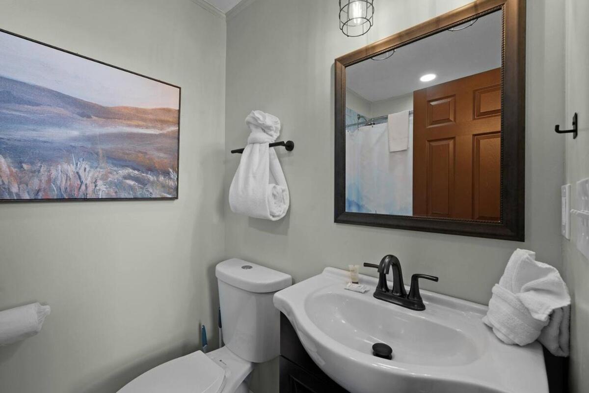 Holiday home Cozy Blue With Hot Tub, 5min To Downtwn Gatlinburg